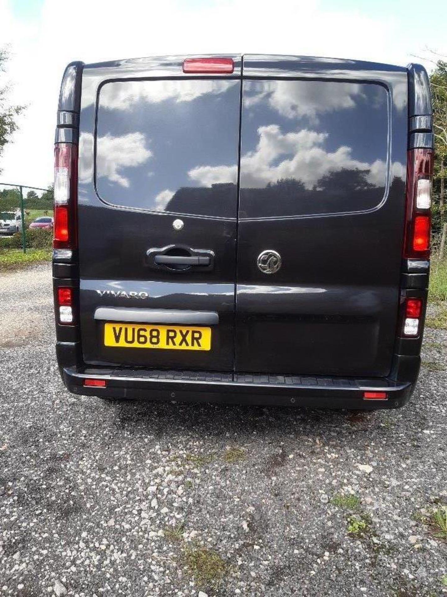 Vauxhall Vivaro 2-axle rigid body panel van - Image 3 of 10