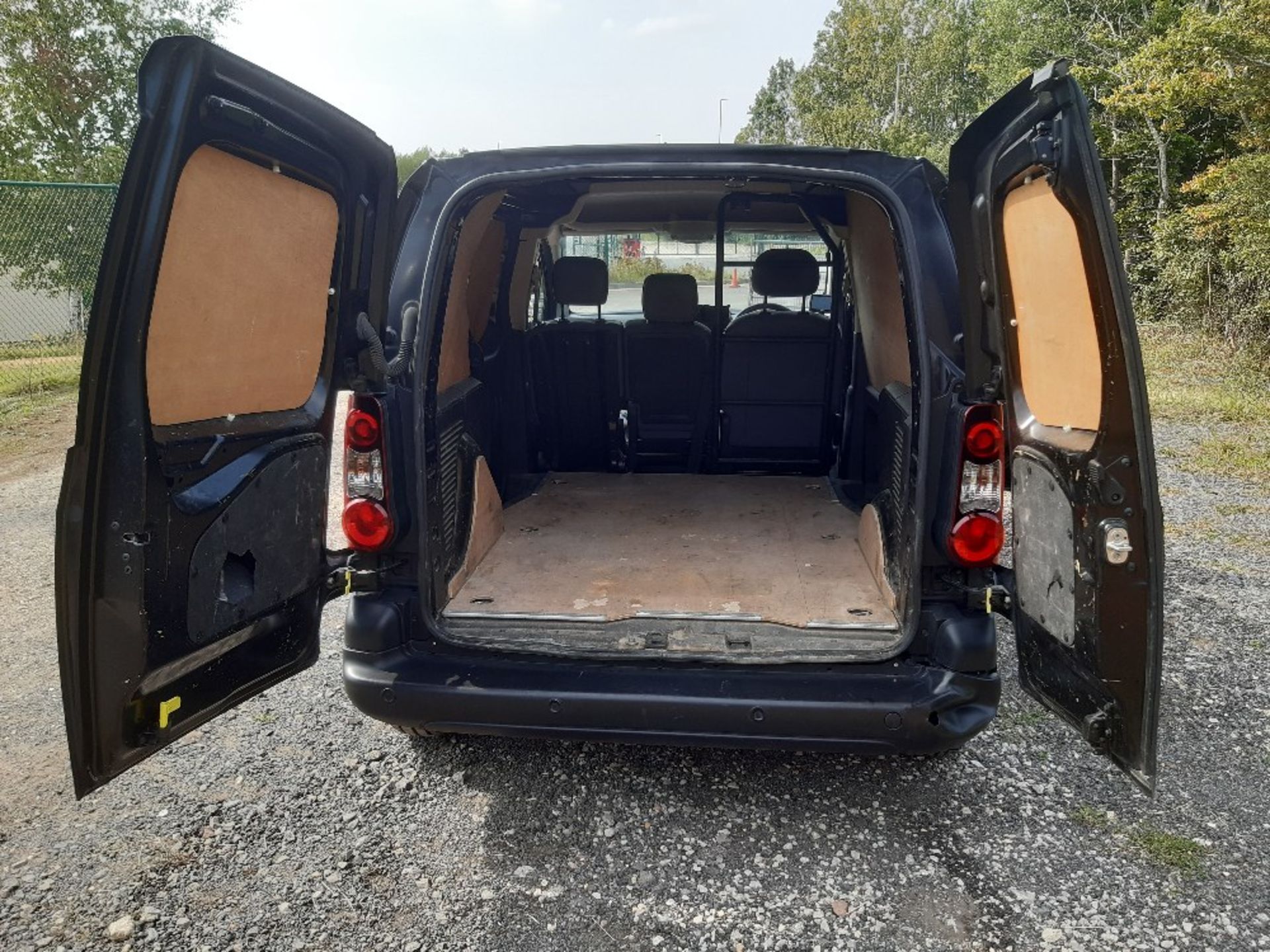 Citroen Berlingo 2-axle rigid body panel van - Image 6 of 8