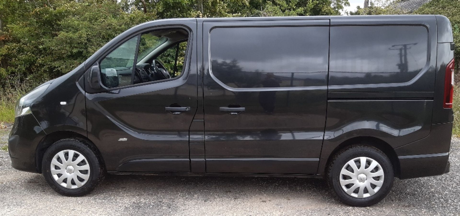 Vauxhall Vivaro 2-axle rigid body panel van - Image 4 of 10