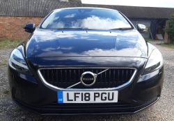 Volvo D3 V40 Momentum Nav 5-door hatchback