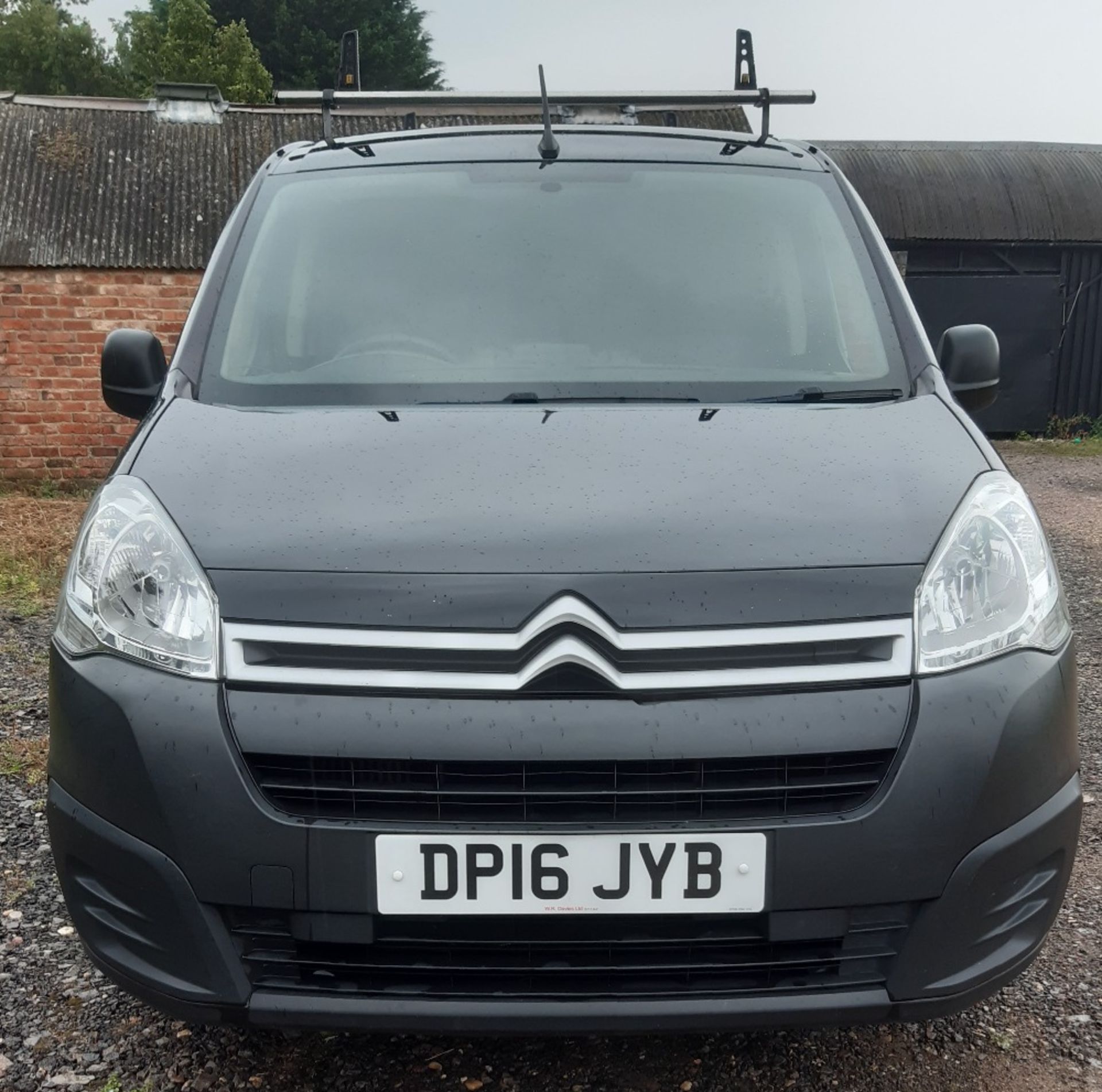 Citroen Berlingo 2-axle rigid body panel van