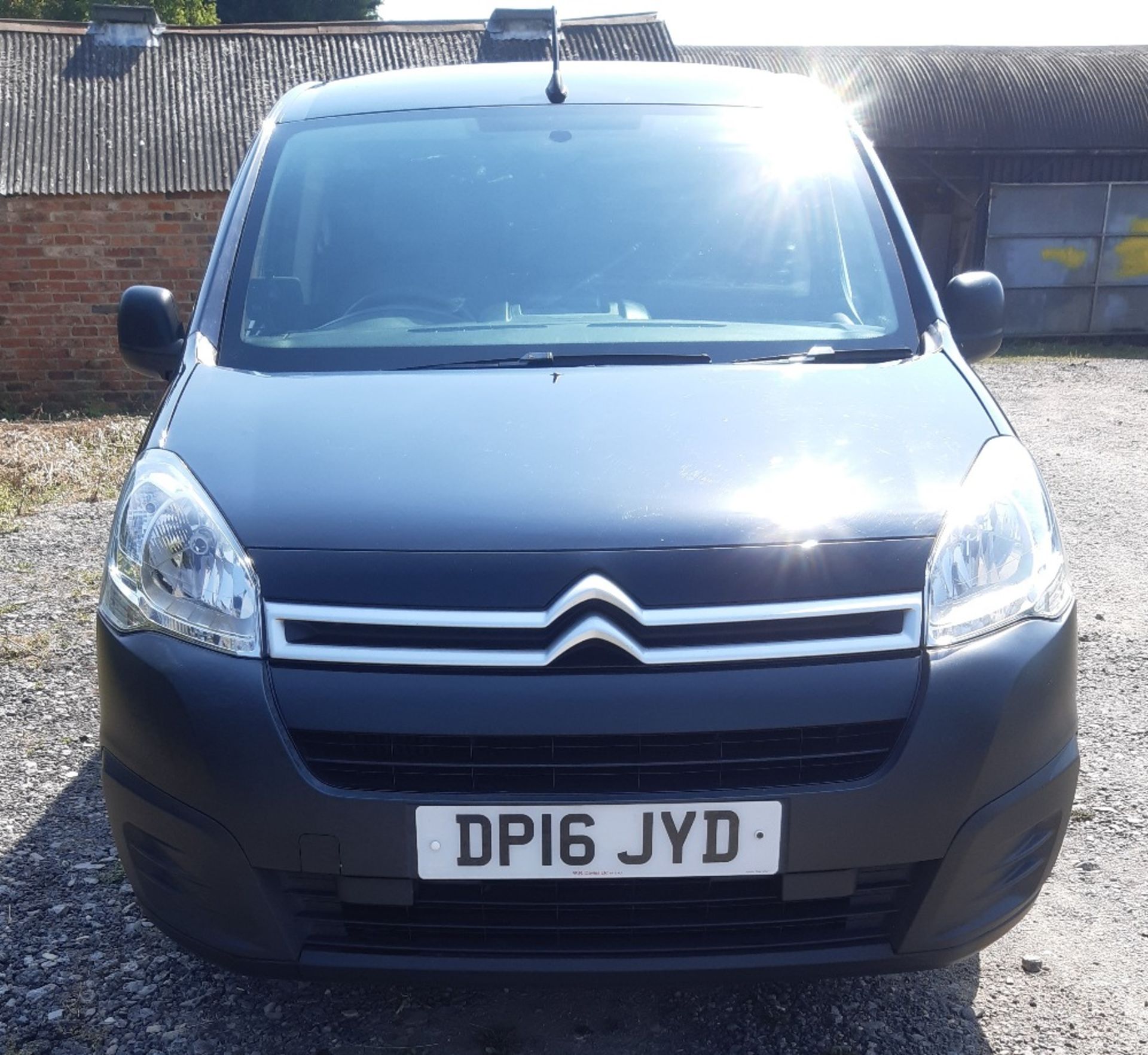 Citroen Berlingo 2-axle rigid body panel van