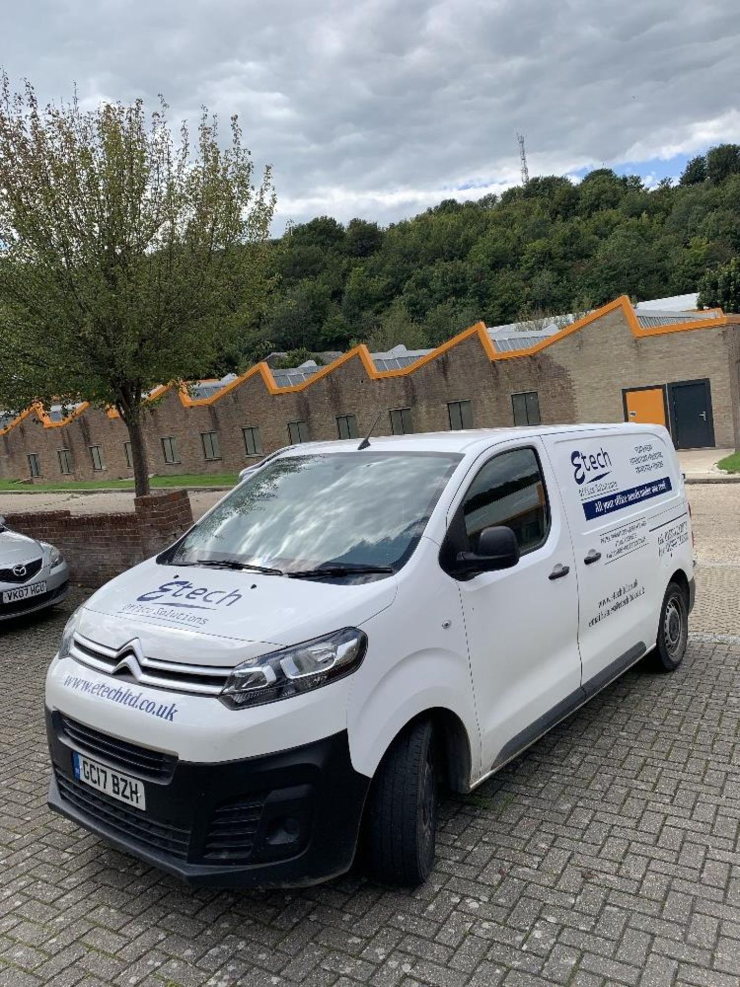 (2017) Citroen Dispatch 1000 En-Prise Blue HDI Panel Van - Image 2 of 19