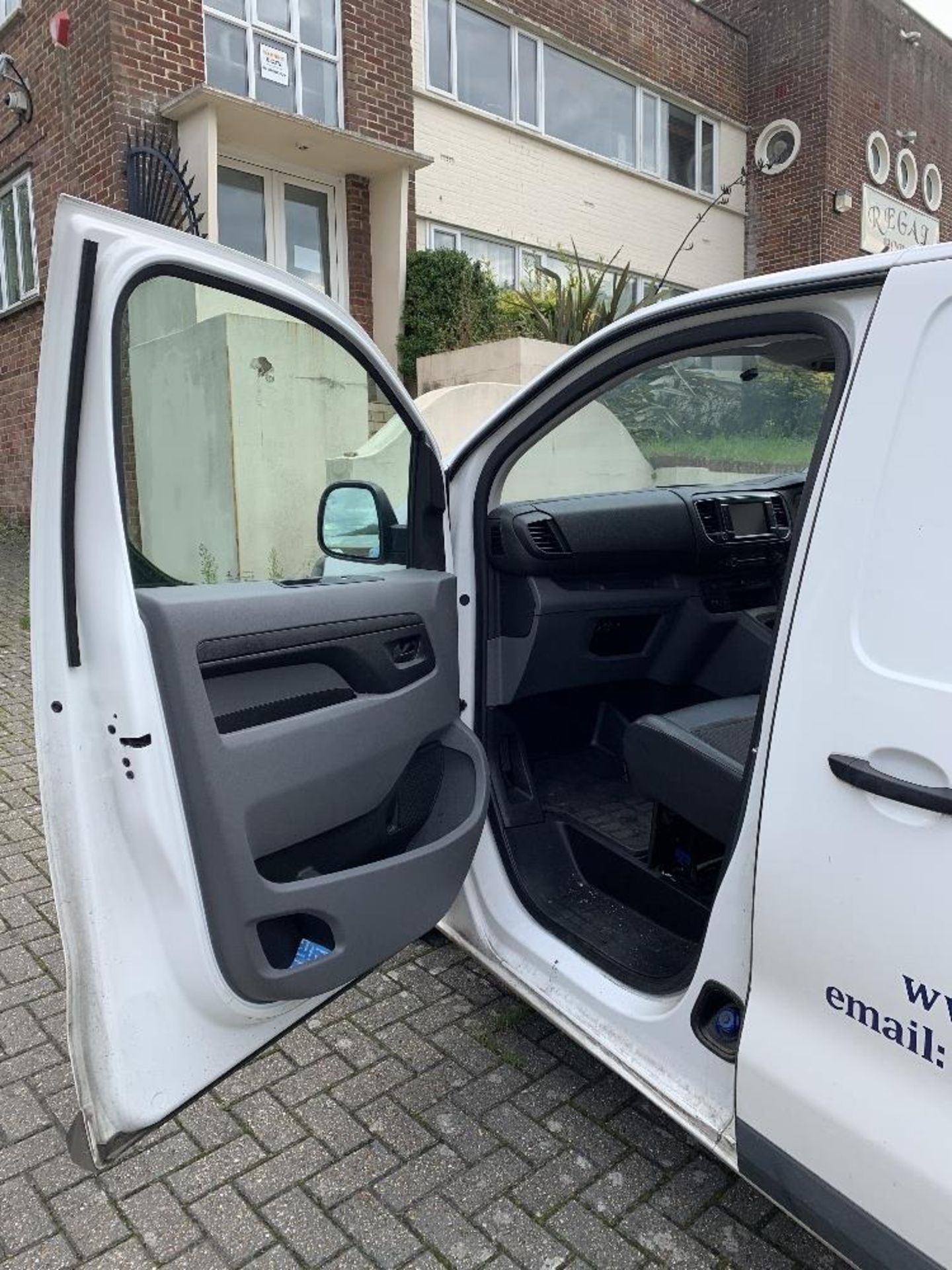 (2017) Citroen Dispatch 1000 En-Prise Blue HDI Panel Van - Image 12 of 19