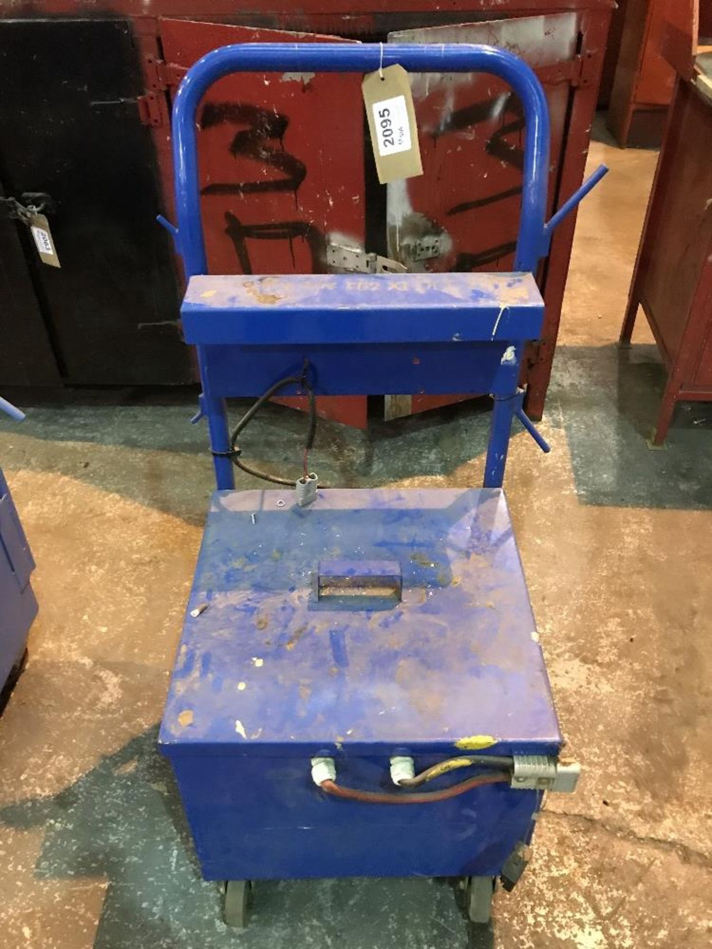 Trolley Mounted Fork Lift Truck Battery Charger