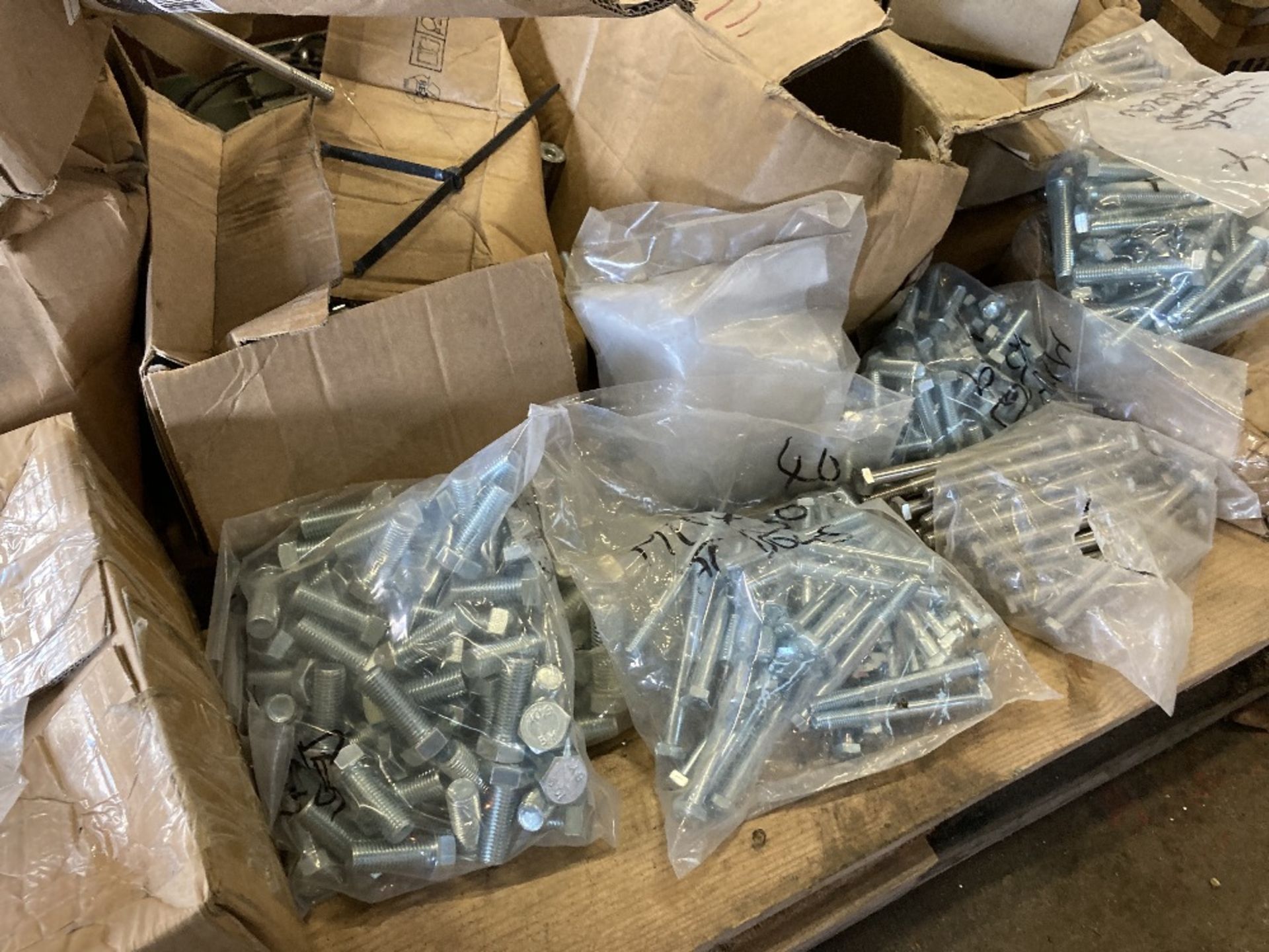 Pallet of Fixings - Image 8 of 8