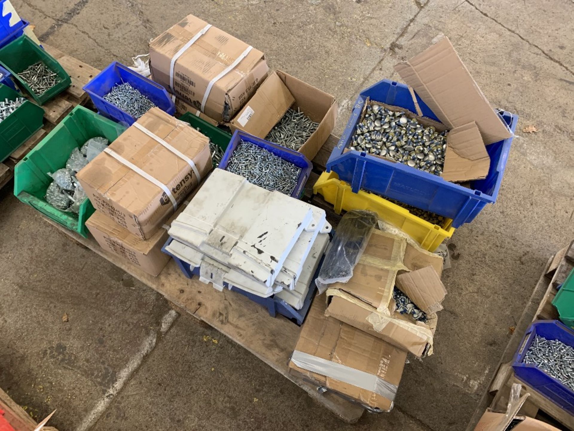 Pallet of Mixed Fixings - Image 3 of 3
