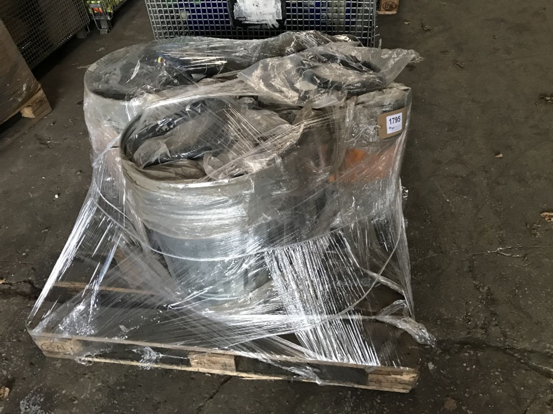 Pallet containing various electronical consumables - Image 2 of 4