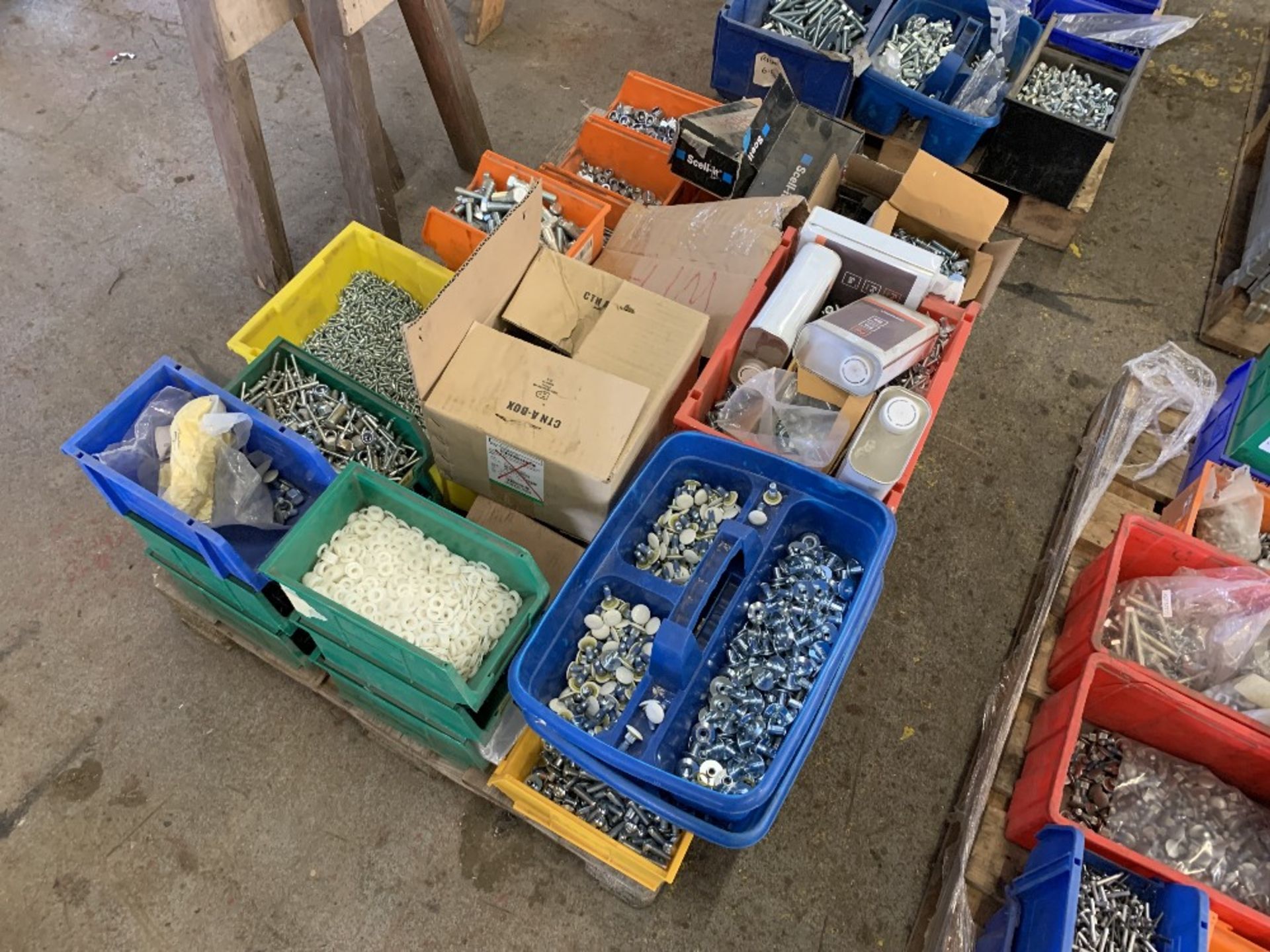 Pallet of Mixed Fixings - Image 2 of 3
