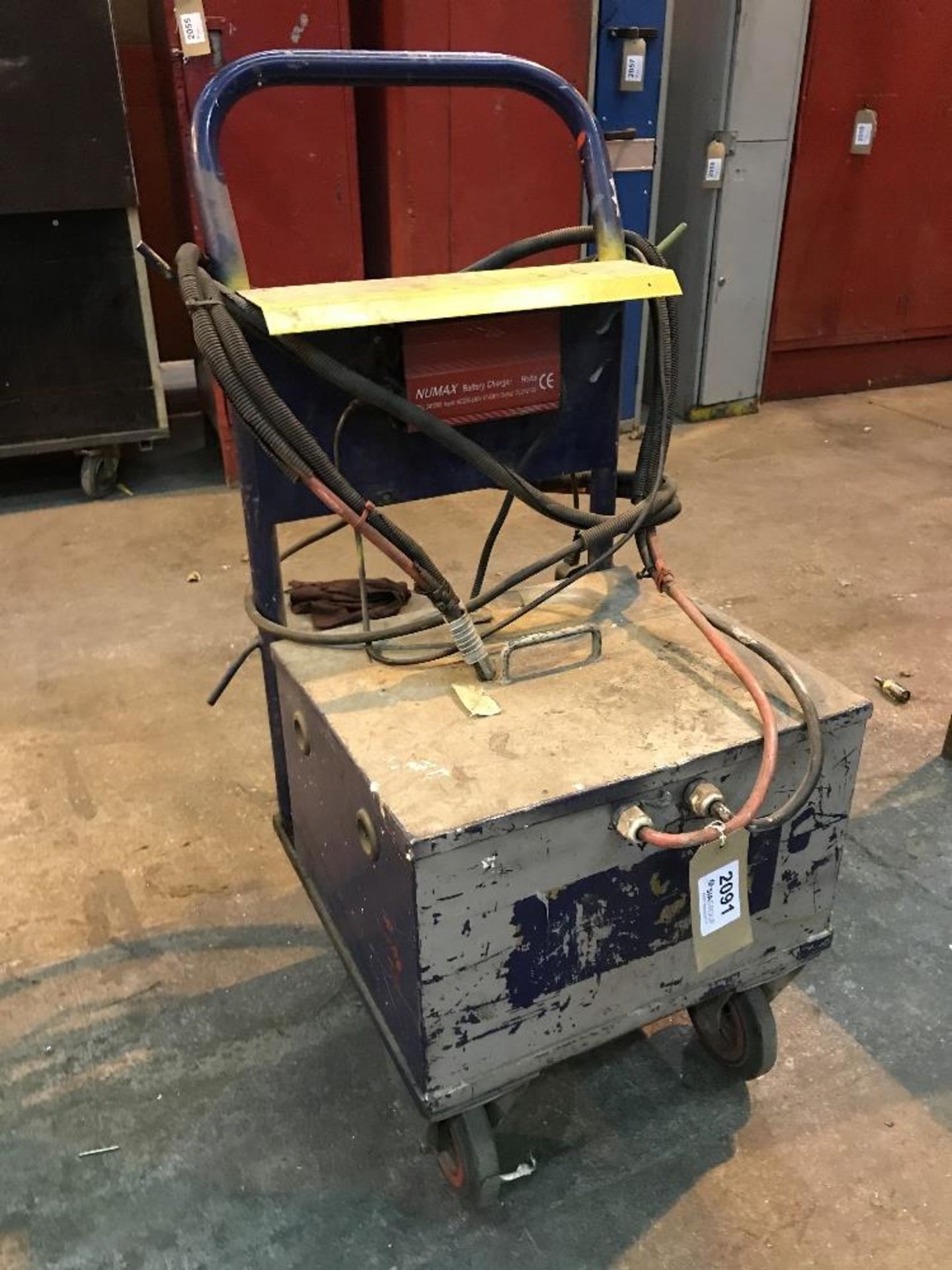 Trolley Mounted Fork Lift Truck Battery Charger - Image 2 of 5