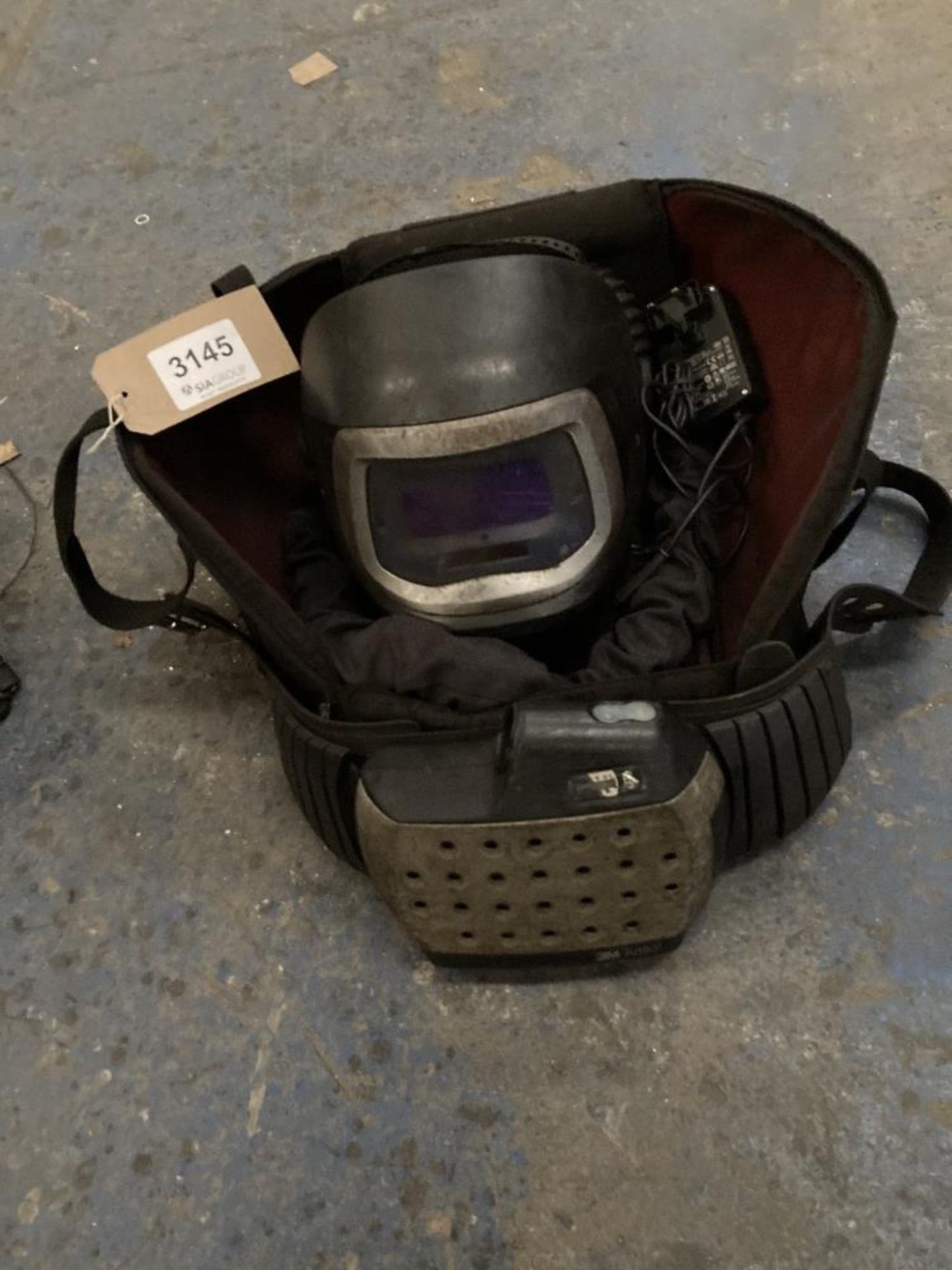 (1) 3M Speedglas 9100FX Adflo Airfed Welding Helmet with Carrying Bag - Image 2 of 2