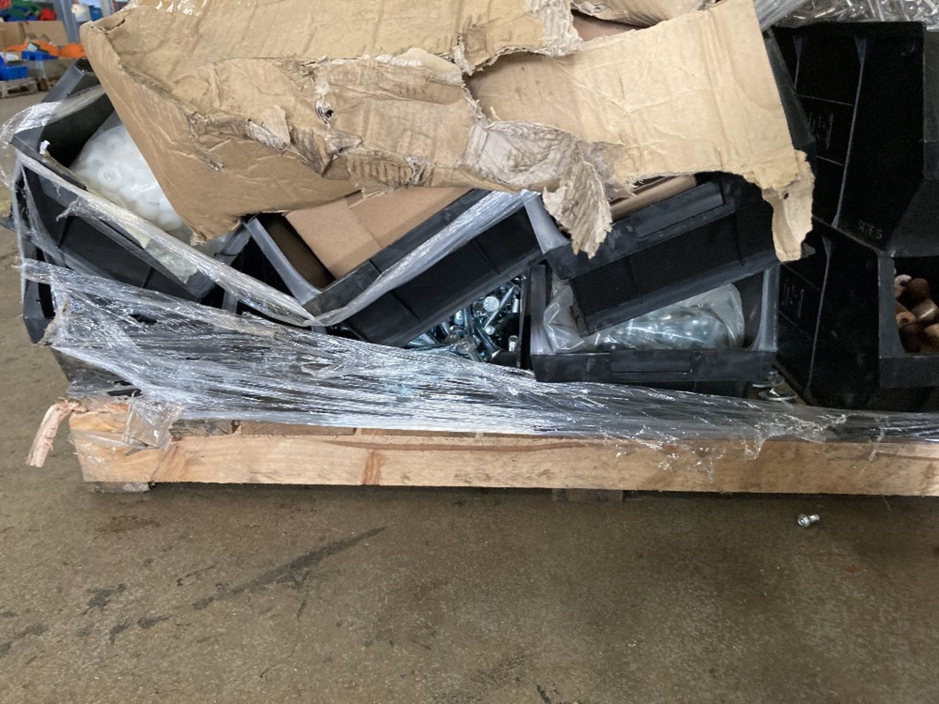 Large Pallet of Fixings & Cable - Image 17 of 21