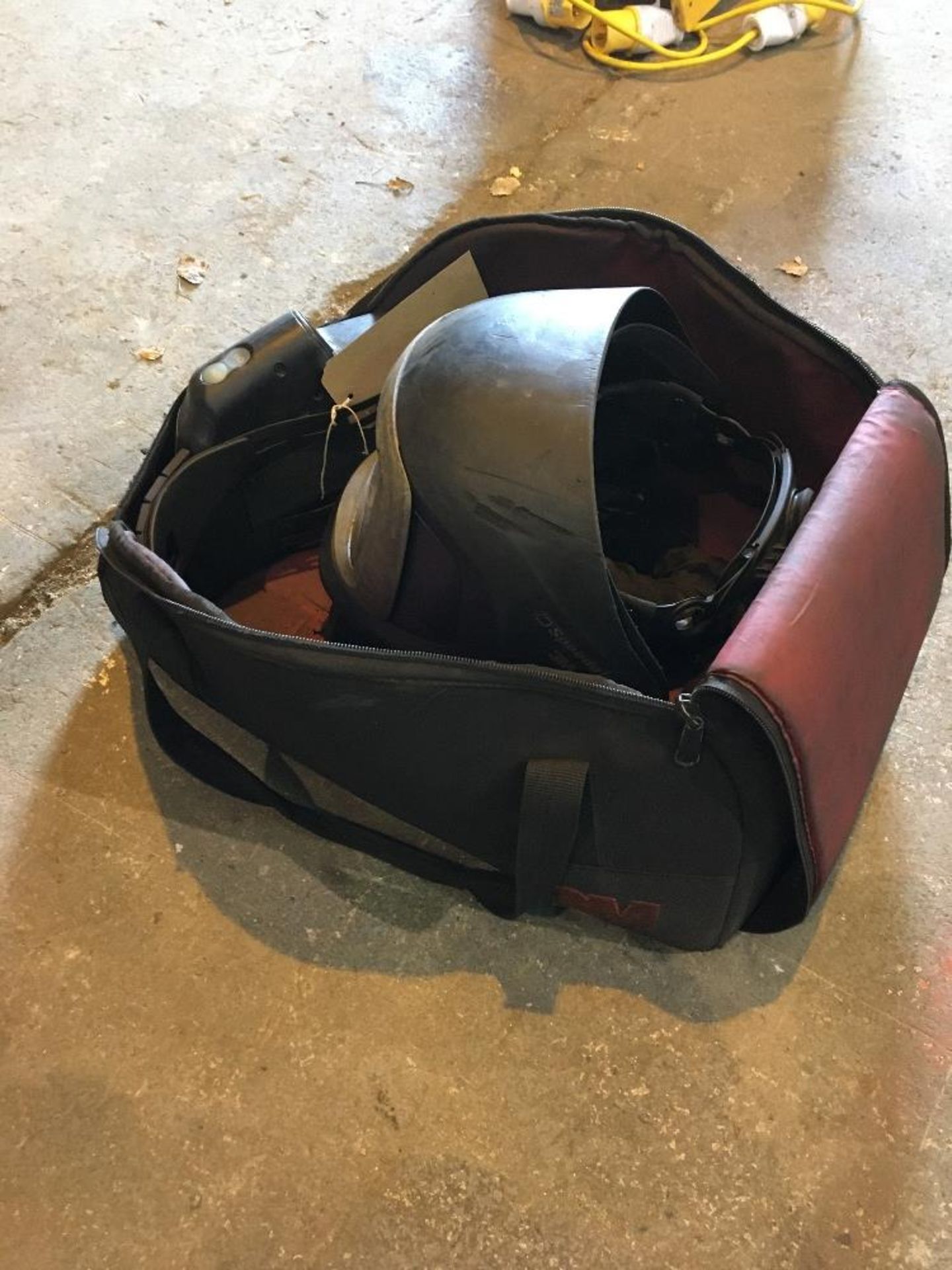 (1) 3M Speedglas 9100FX Adflo Airfed Welding Helmet with Carrying Bag - Image 3 of 5