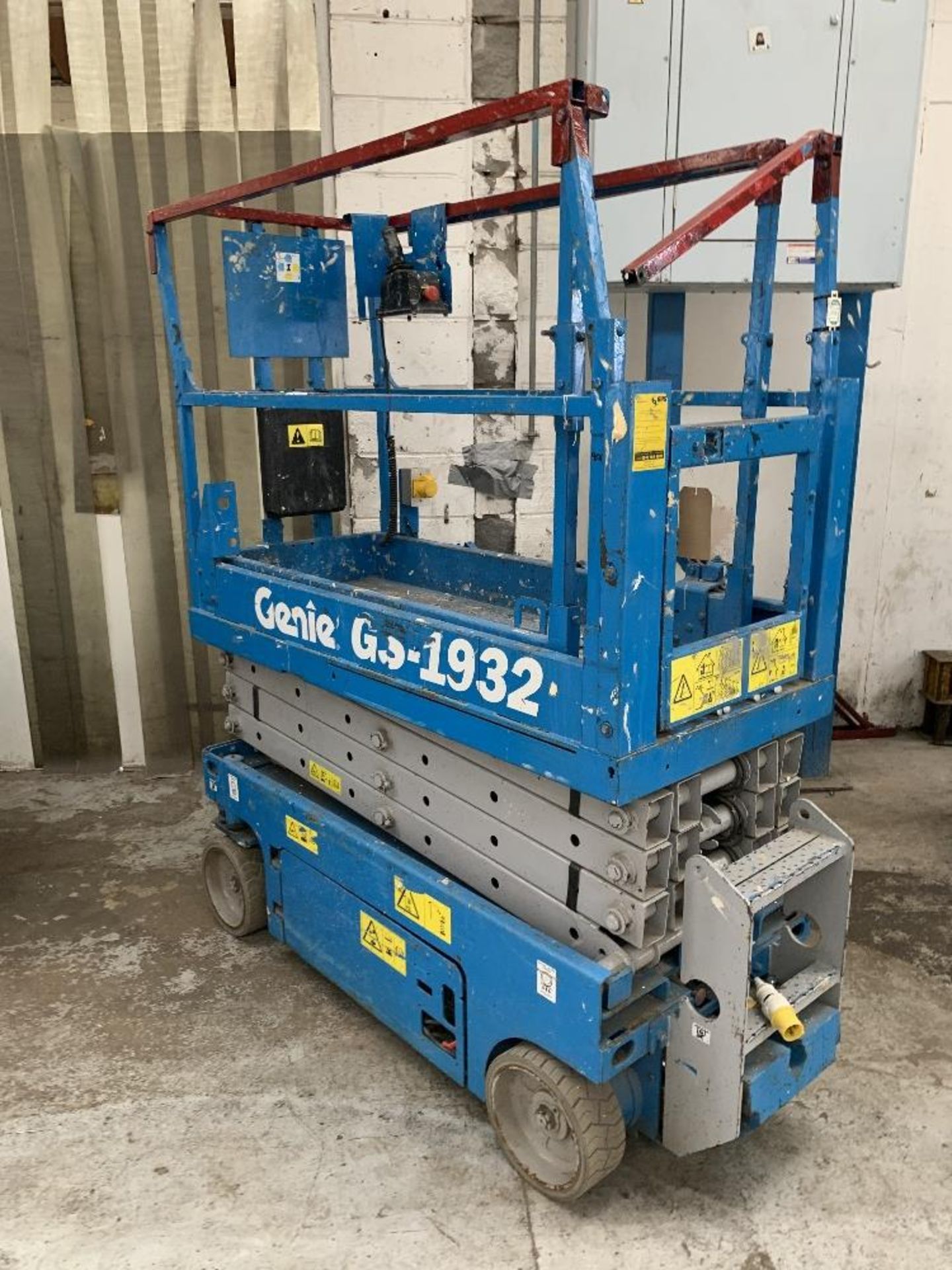 Genie GS-1932 electric scissor lift