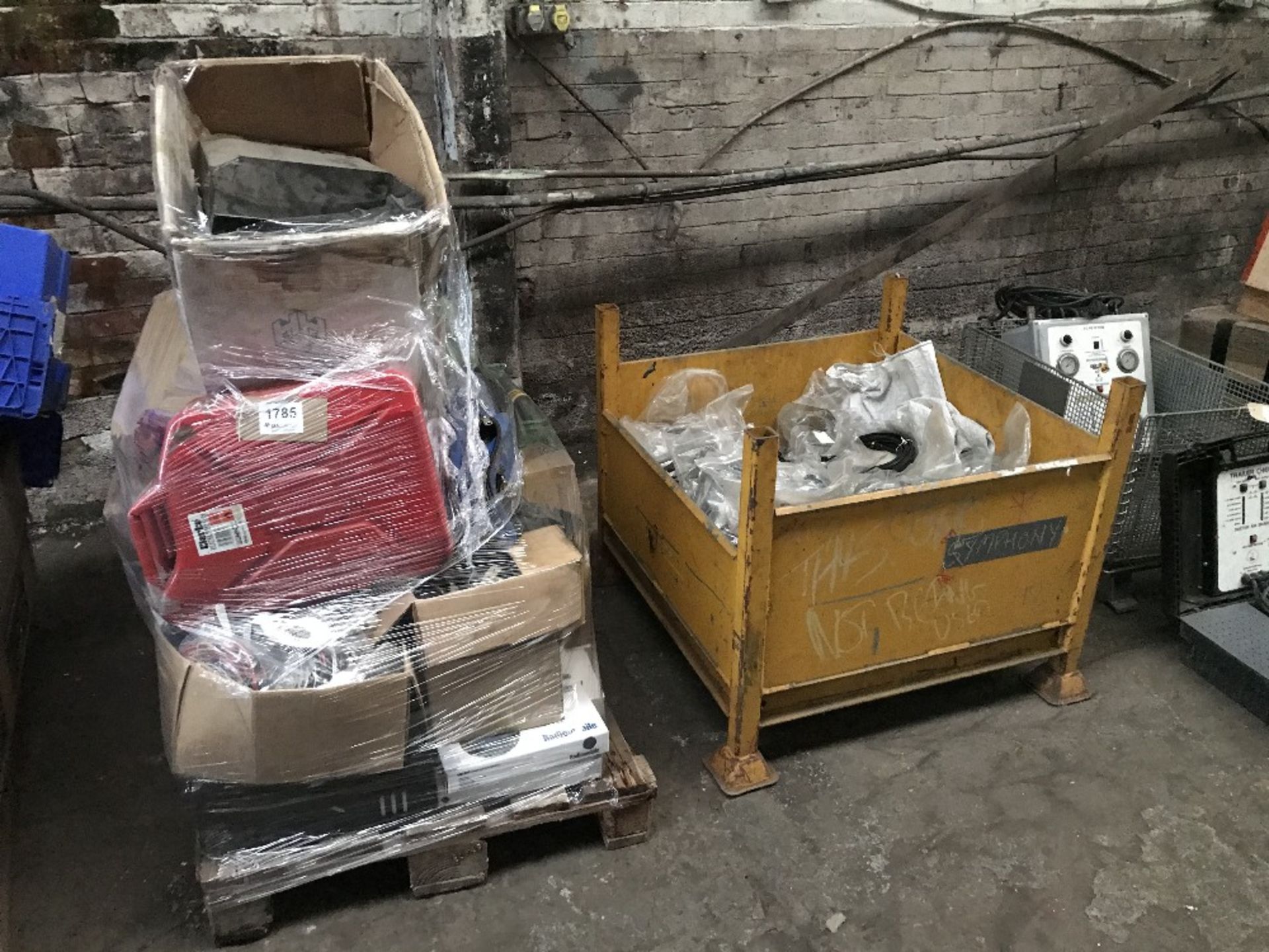 2 pallets of various consumables with contents of electrical trailer consumables - Image 2 of 3