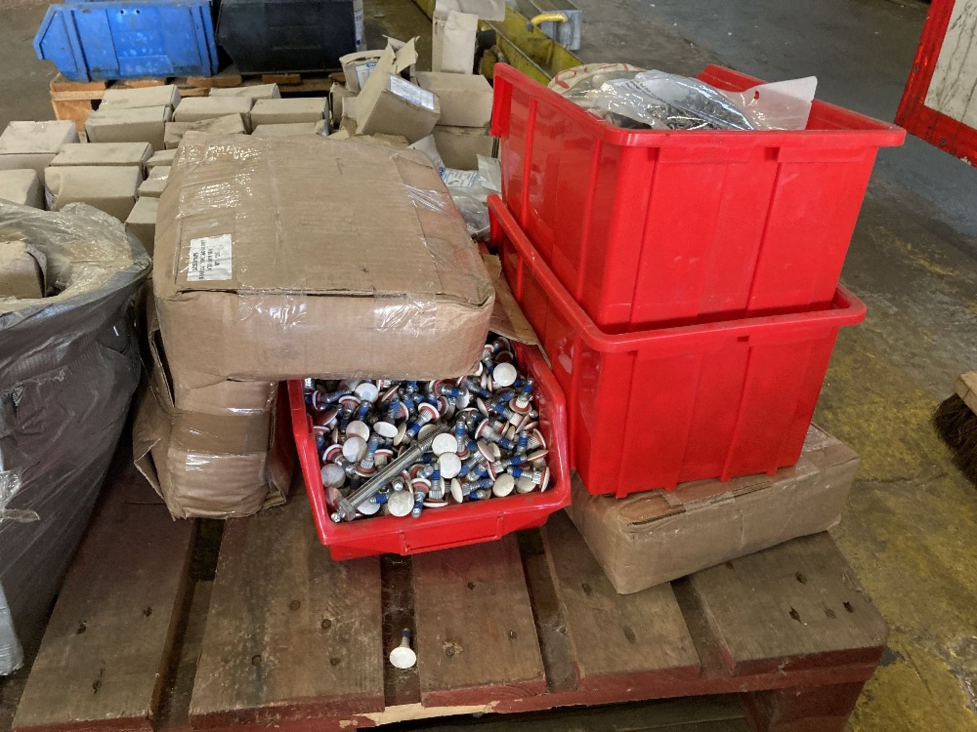 Pallet of Fixings - Image 6 of 7