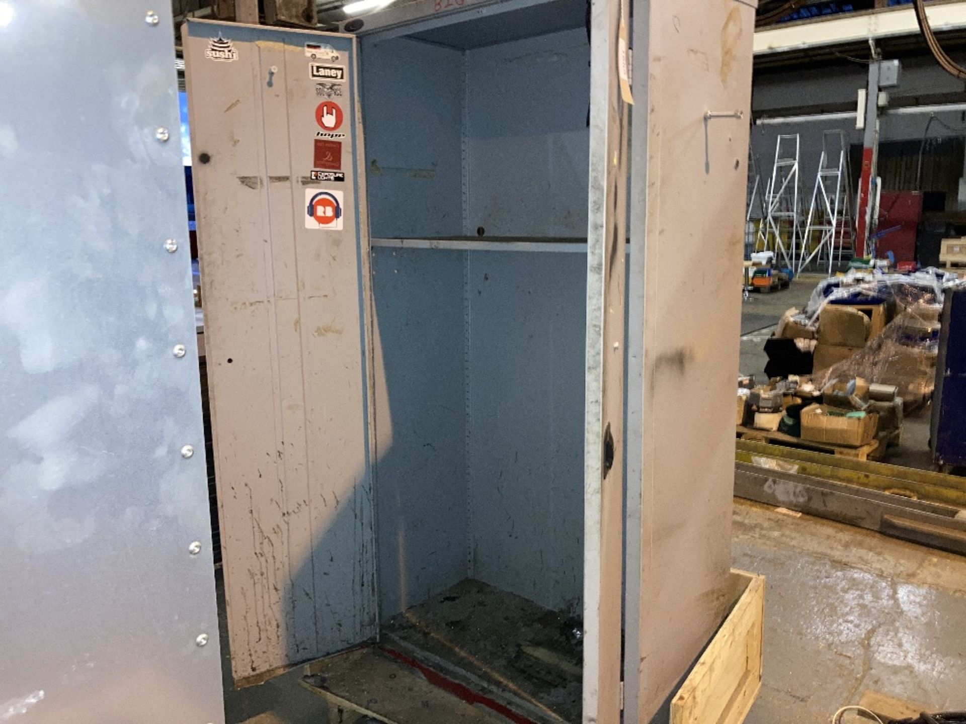 Steel 2-door cabinet - Image 4 of 4