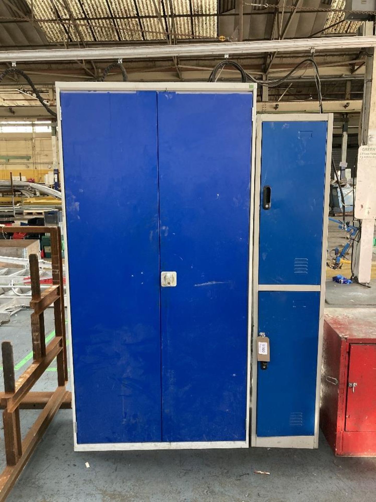Metal 2-Dpor Cabinet & 2-Bay Locker