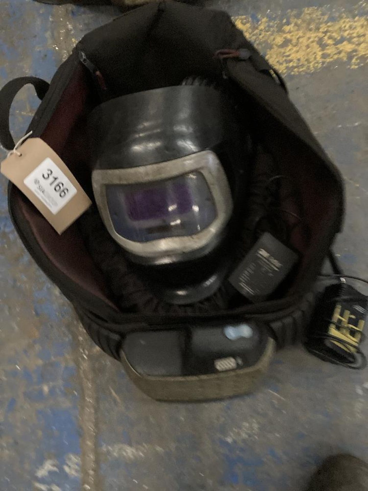 (1) 3M Speedglas 9100FX Adflo Airfed Welding Helmet with Carrying Bag