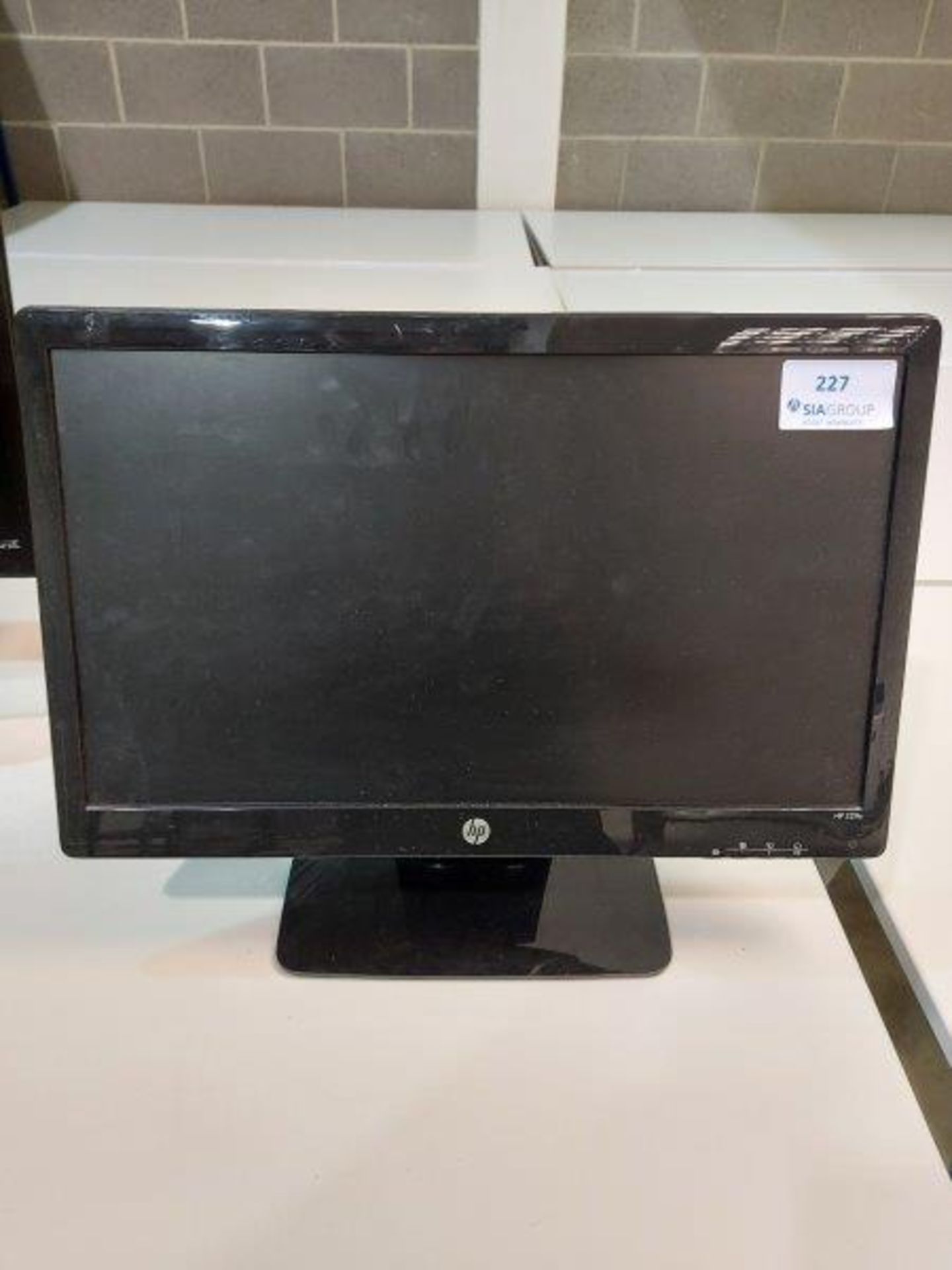 (3) HP 2211x 22" desktop monitors - Image 3 of 6
