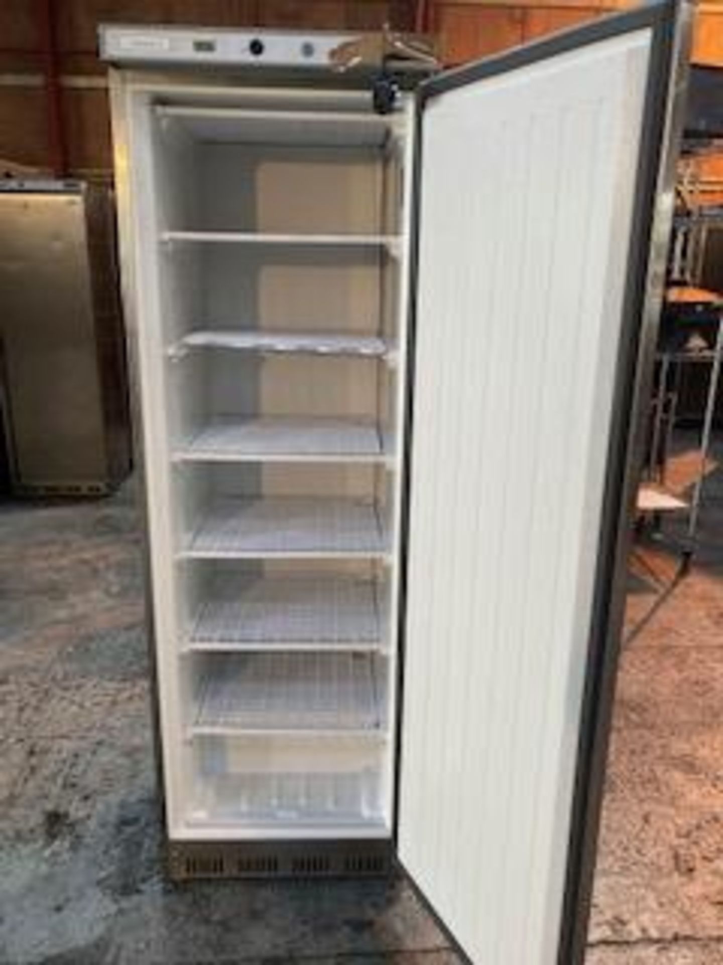 Polar CD083 Single Door Upright Stainless Steel 365 Ltr Freezer - Image 4 of 5