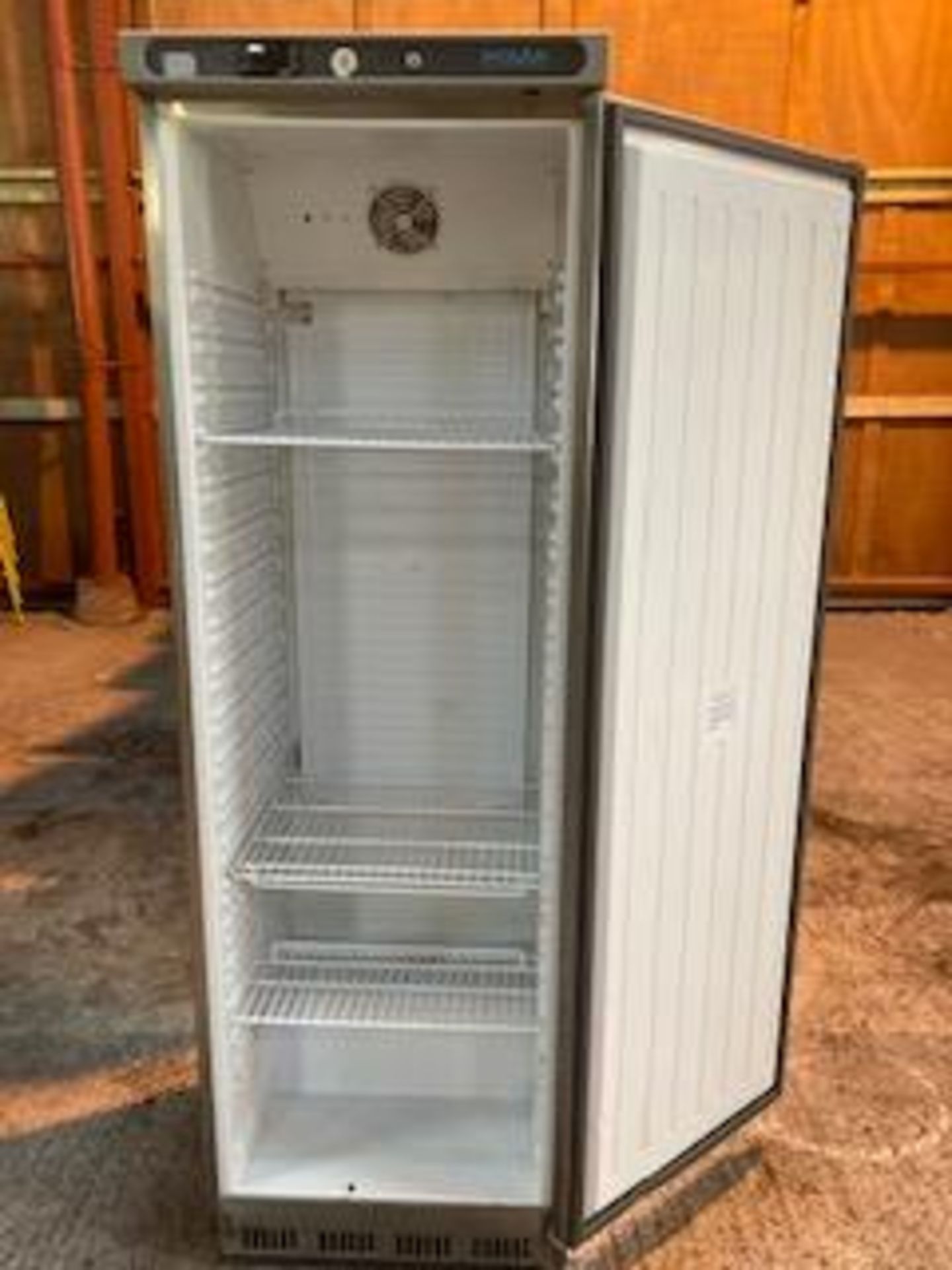 Polar CD082 Single Door Upright Stainless Steel 365 Ltr Fridge - Image 4 of 5