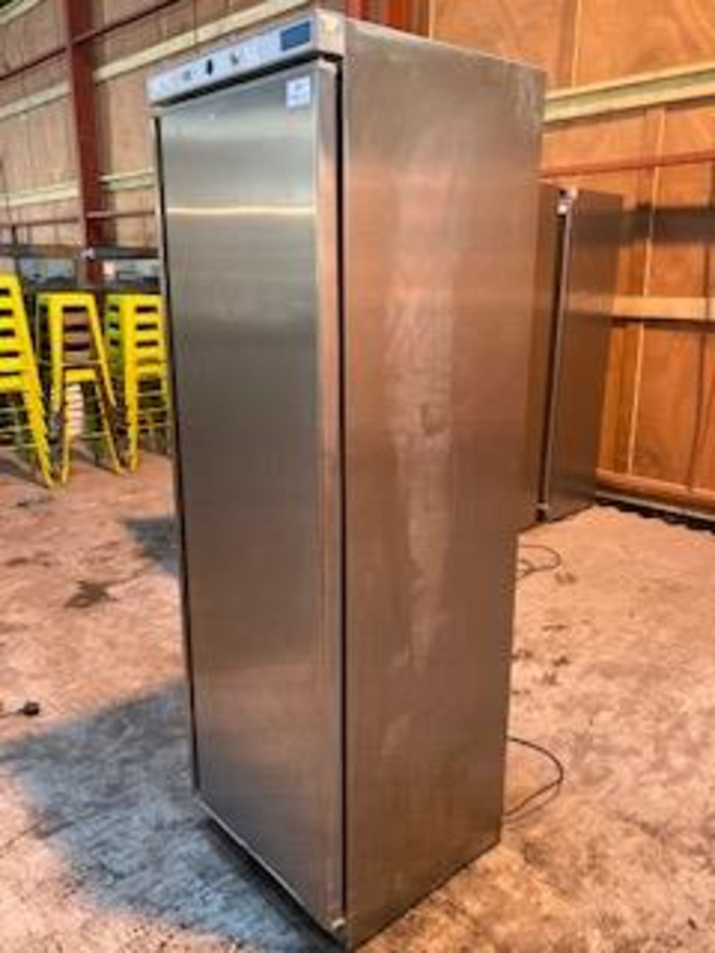 Polar CD082 Single Door Upright Stainless Steel 365 Ltr Fridge - Image 3 of 5