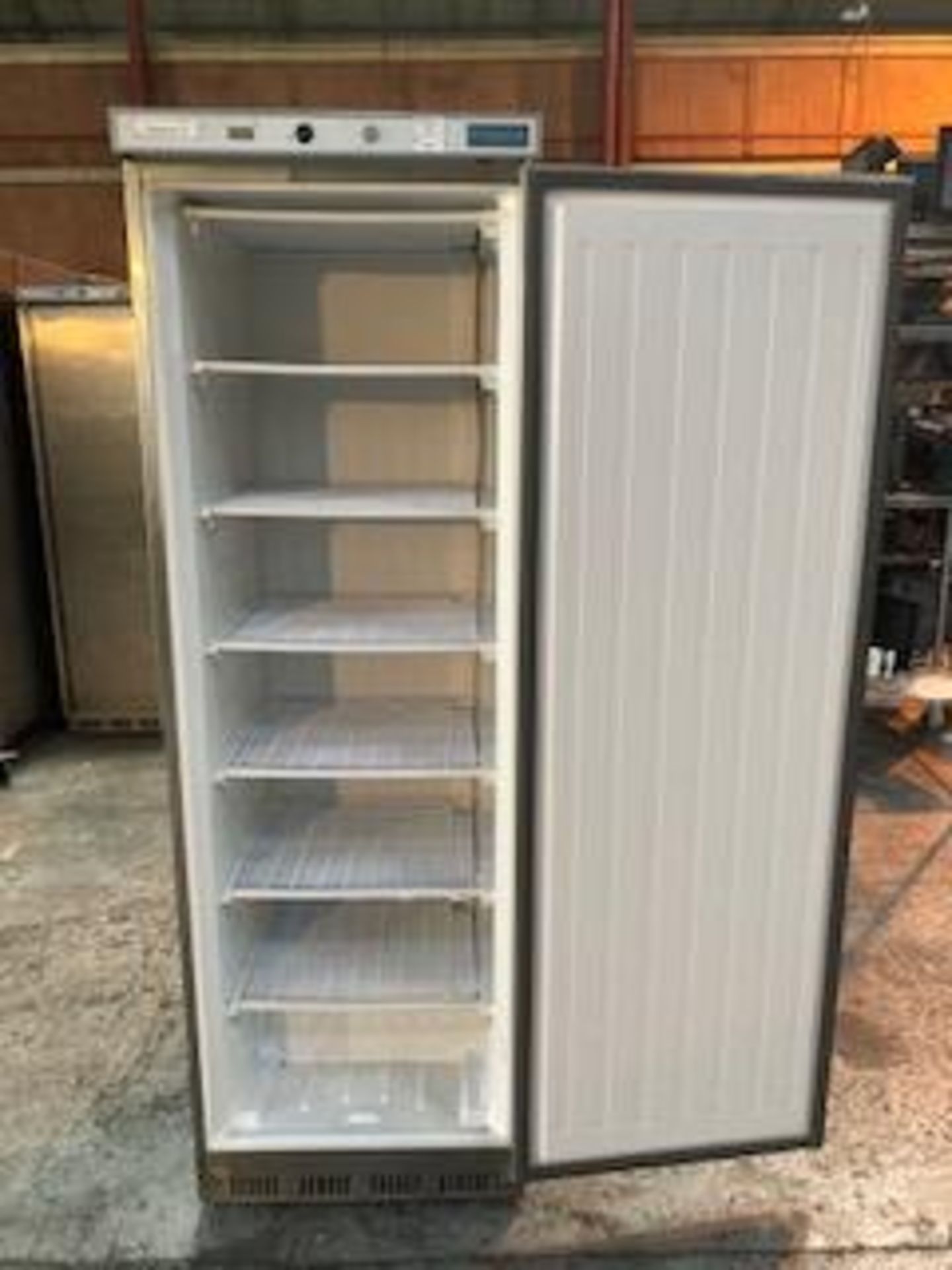 Polar CD083 Single Door Upright Stainless Steel 365 Ltr Freezer - Image 4 of 5