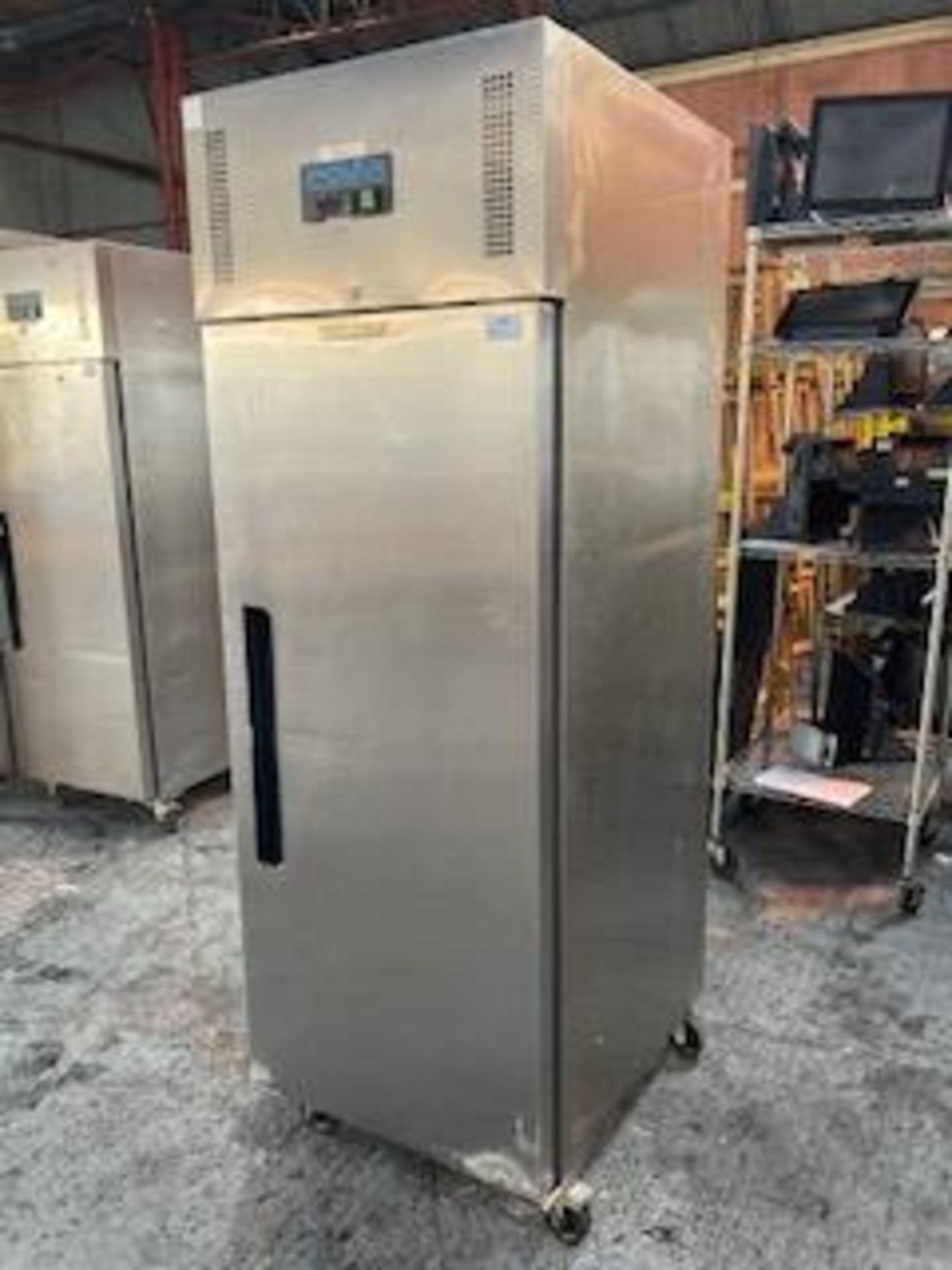 Polar G592 Single Door Upright Stainless Steel 600 Ltr Fridge - Image 2 of 6