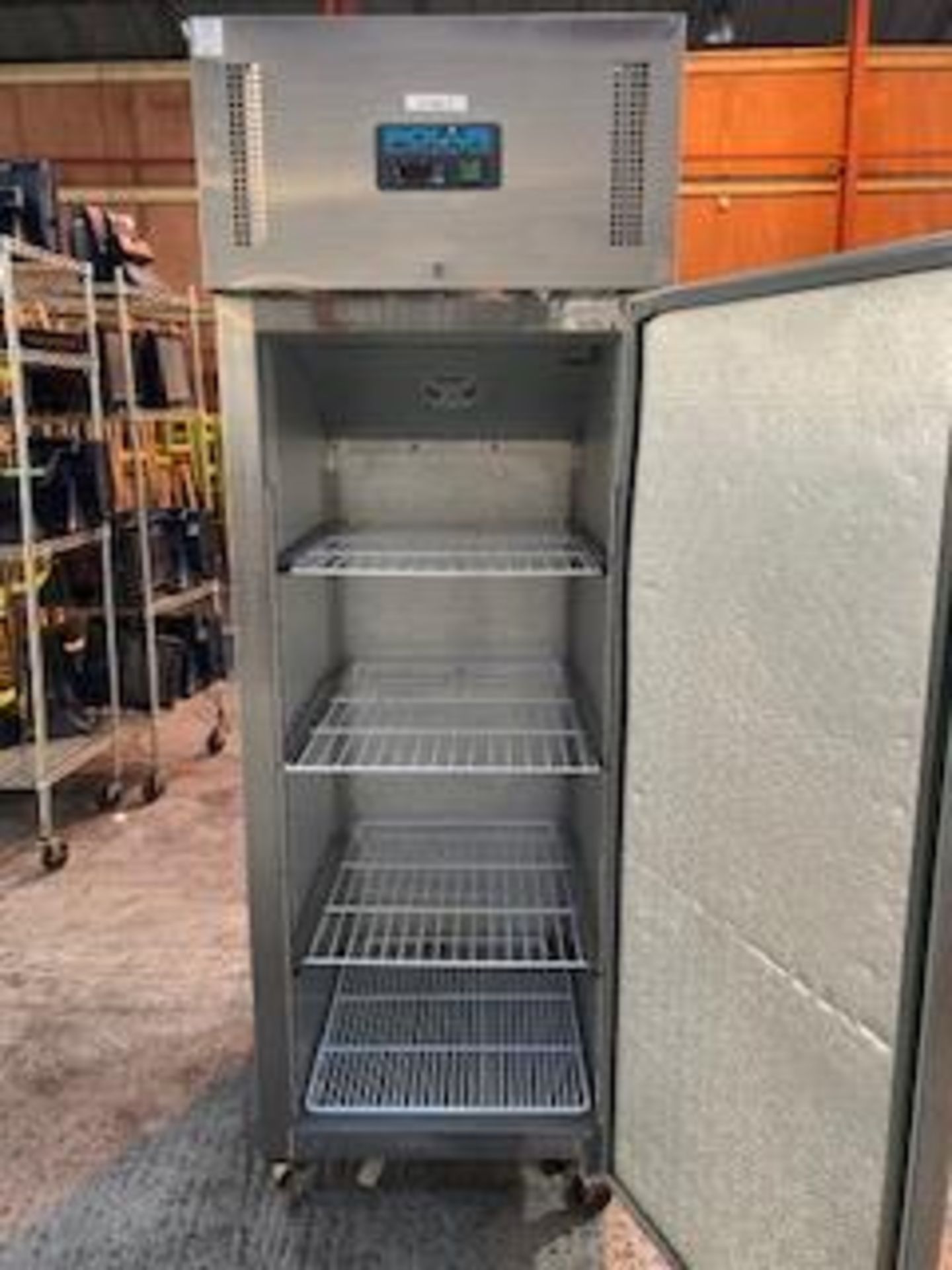 Polar G592 Single Door Upright Stainless Steel 600 Ltr Fridge - Image 4 of 5