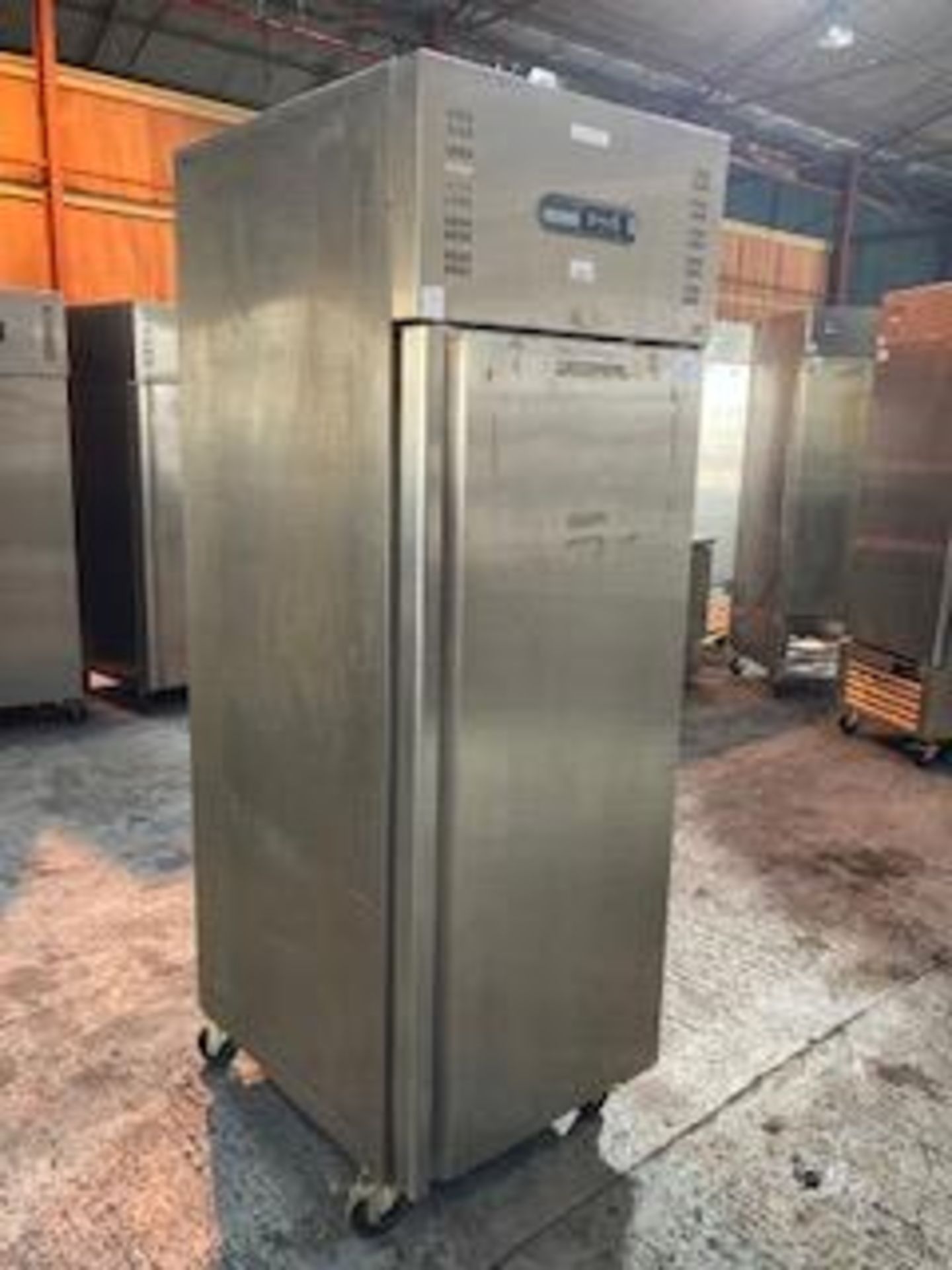 Polar G592 Single Door Upright Stainless Steel 600 Ltr Fridge - Image 3 of 5