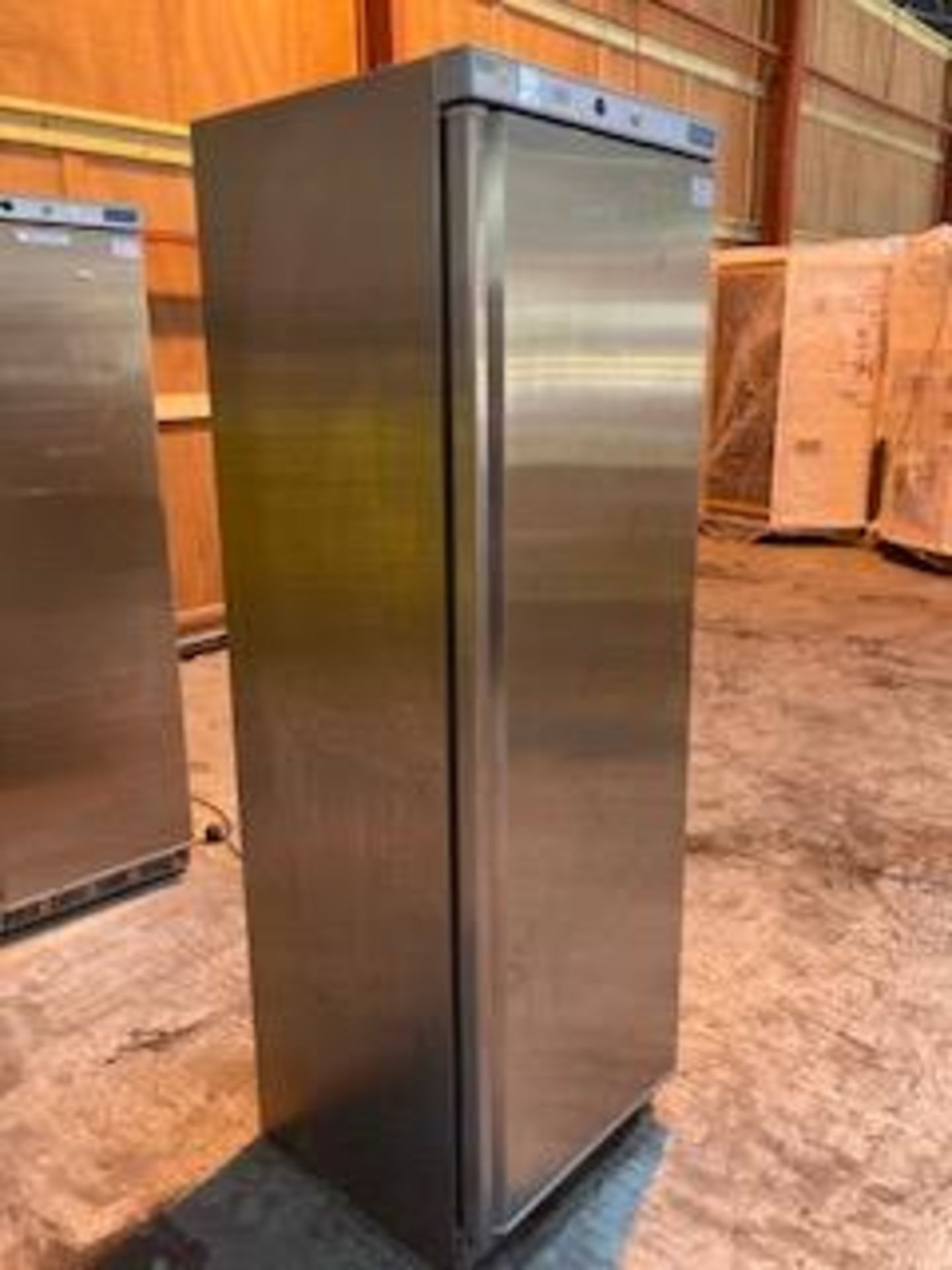 Polar CD082 Single Door Upright Stainless Steel 365 Ltr Fridge - Image 3 of 5