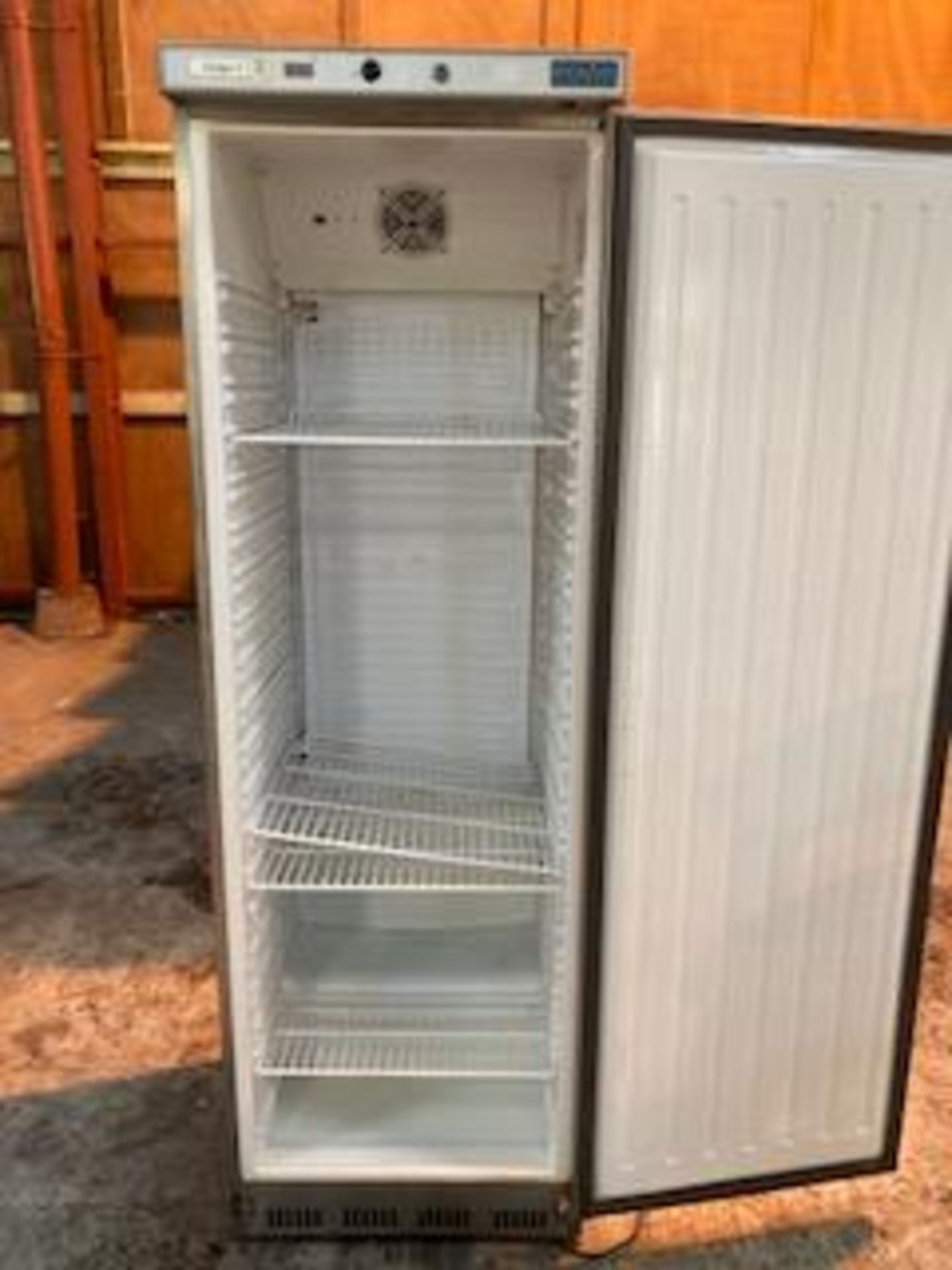 Polar CD082 Single Door Upright Stainless Steel 365 Ltr Fridge - Image 4 of 5