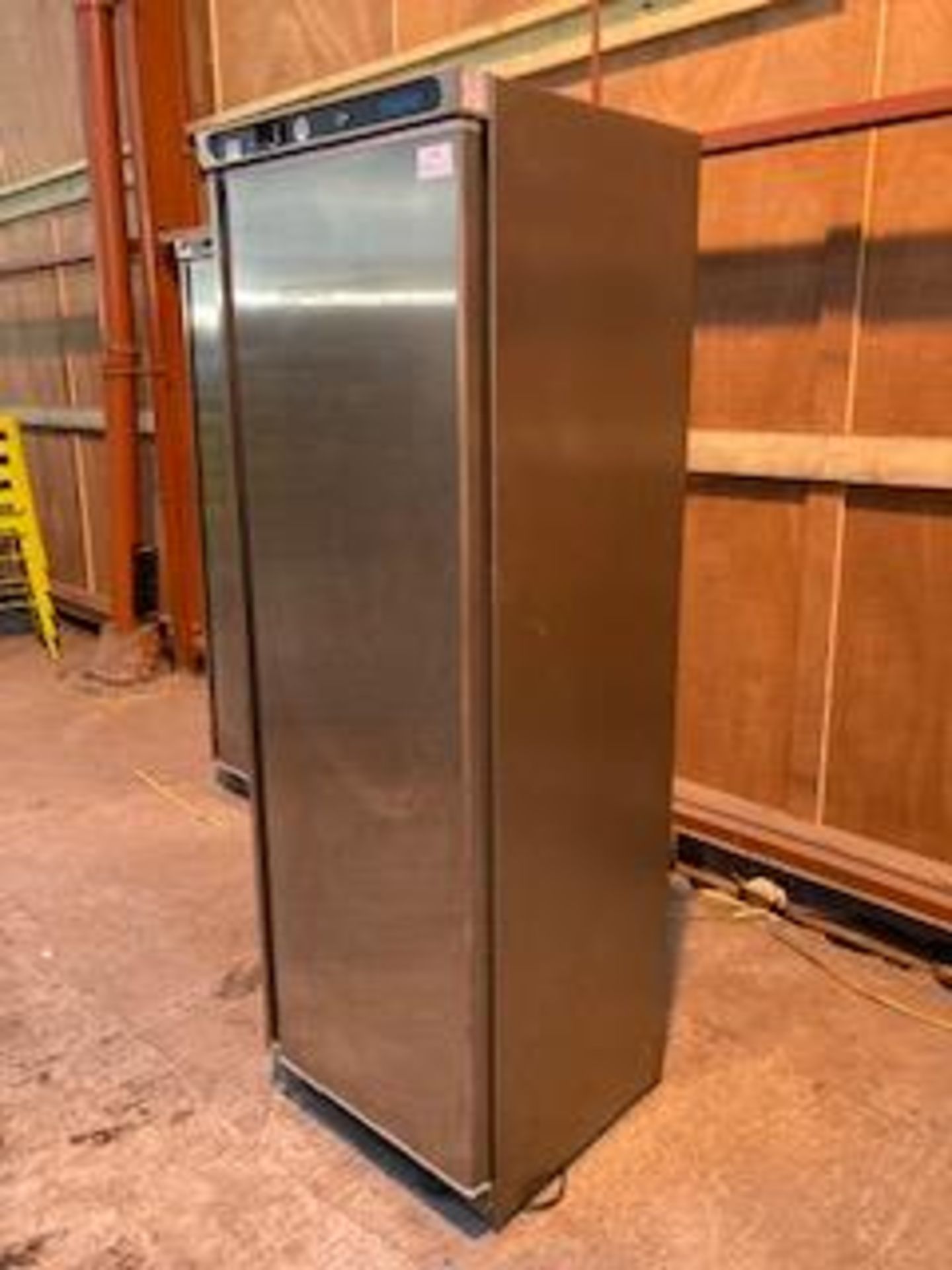 Polar CD082 Single Door Upright Stainless Steel 365 Ltr Fridge - Image 2 of 5