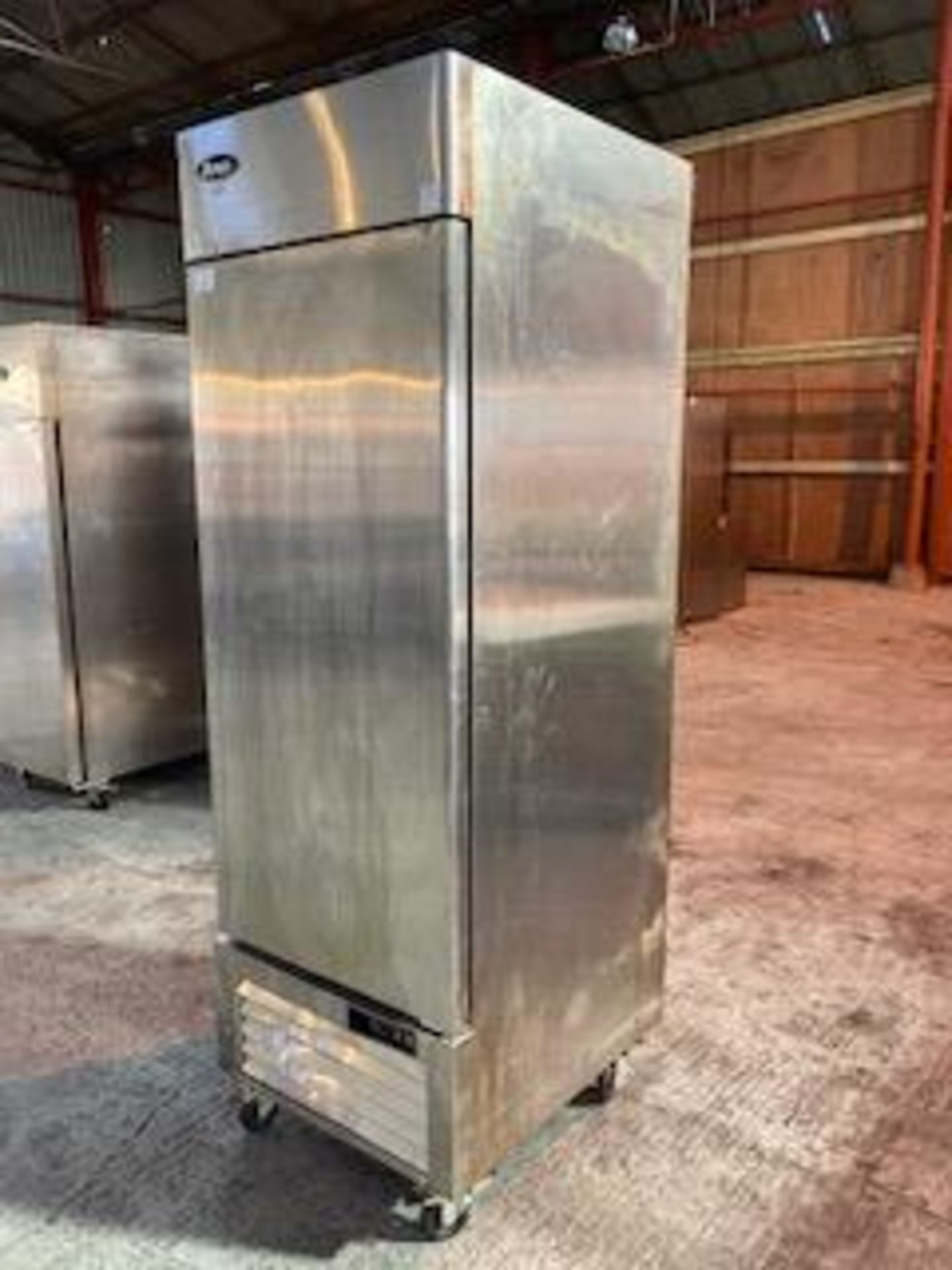 Atosa MBL8950 Single Door Upright Stainless Steel 610 Ltr Fridge - Image 2 of 5