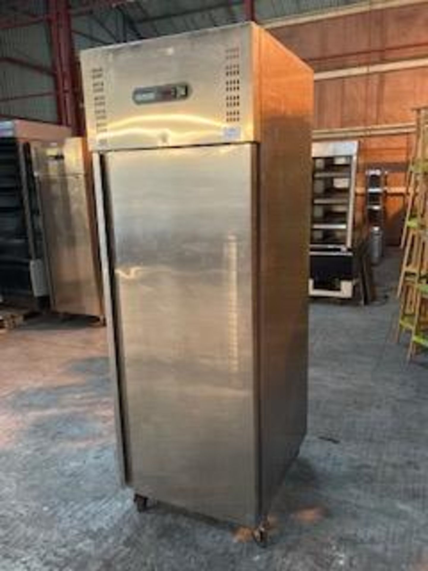 Polar G593 Single Door Upright Stainless Steel 600 Ltr Freezer - Image 2 of 4