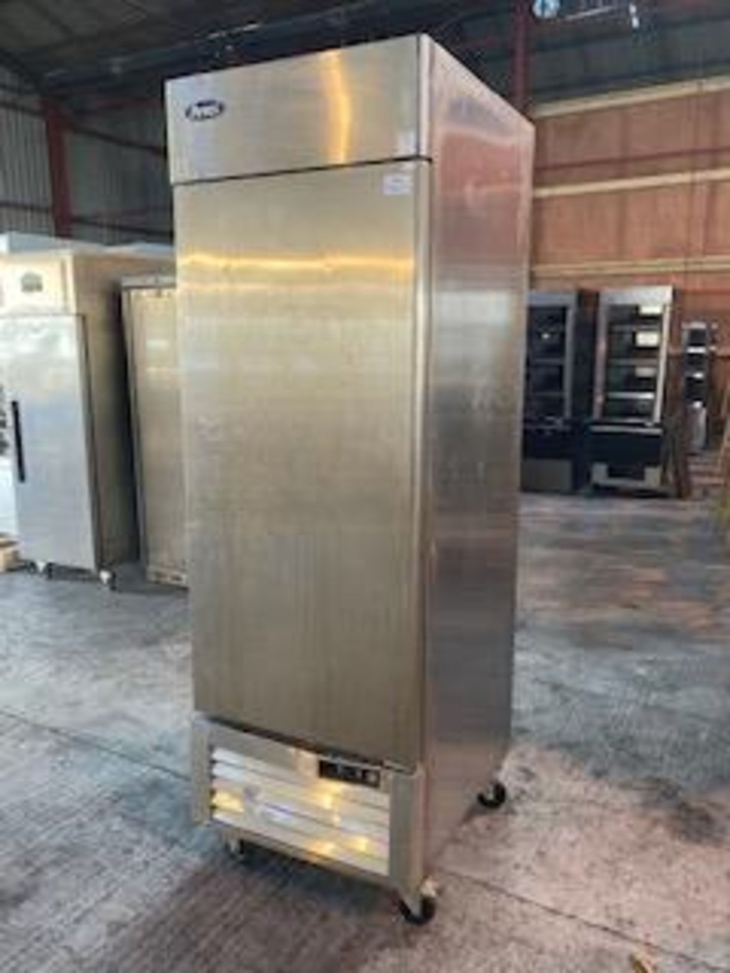 Atosa MBL8951 Single Door Upright Stainless Steel 610 Ltr Freezer - Image 2 of 6