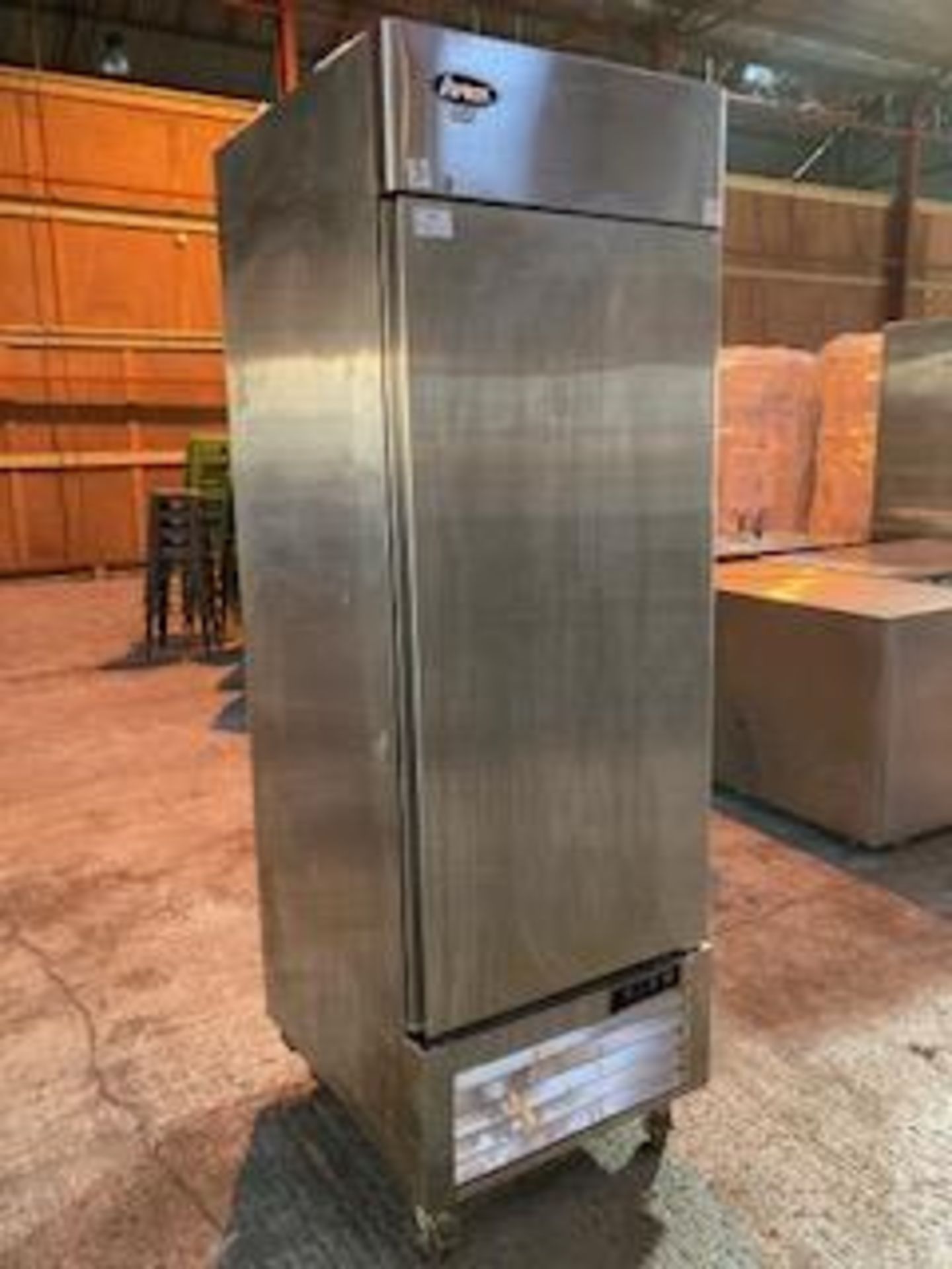 Atosa MBL8950 Single Door Upright Stainless Steel 610 Ltr Fridge - Image 3 of 5