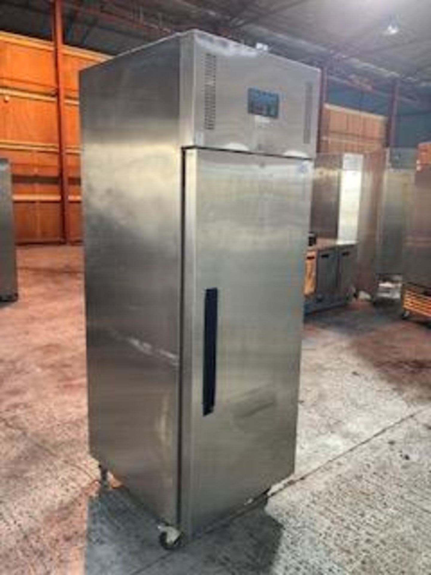 Polar G593 Single Door Upright Stainless Steel 600 Ltr Freezer - Image 3 of 6