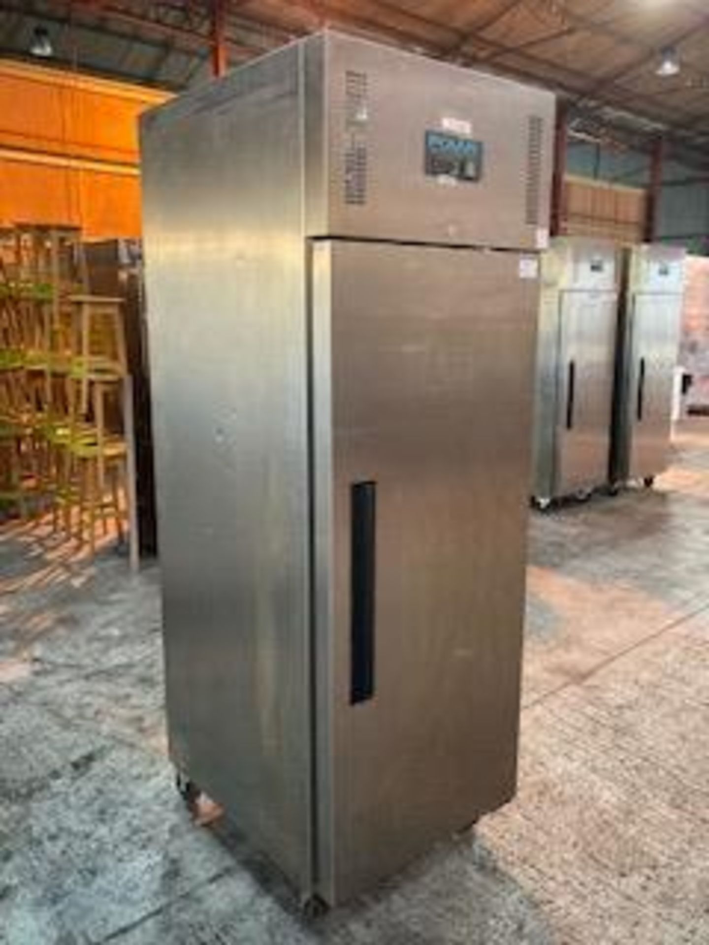 Polar G592 Single Door Upright Stainless Steel 600 Ltr Fridge - Image 3 of 5