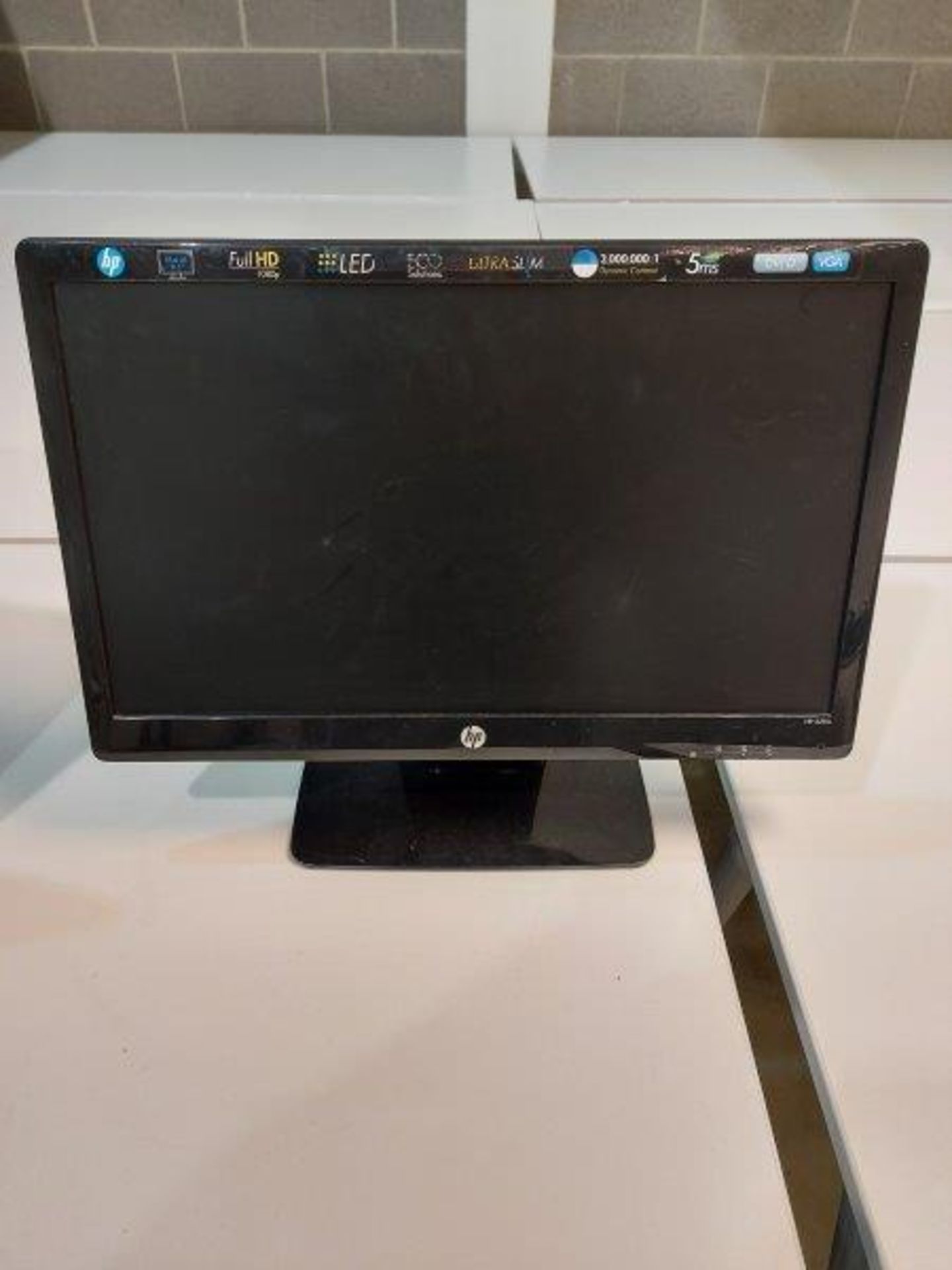 (3) HP 2211x 22" desktop monitors - Image 5 of 6