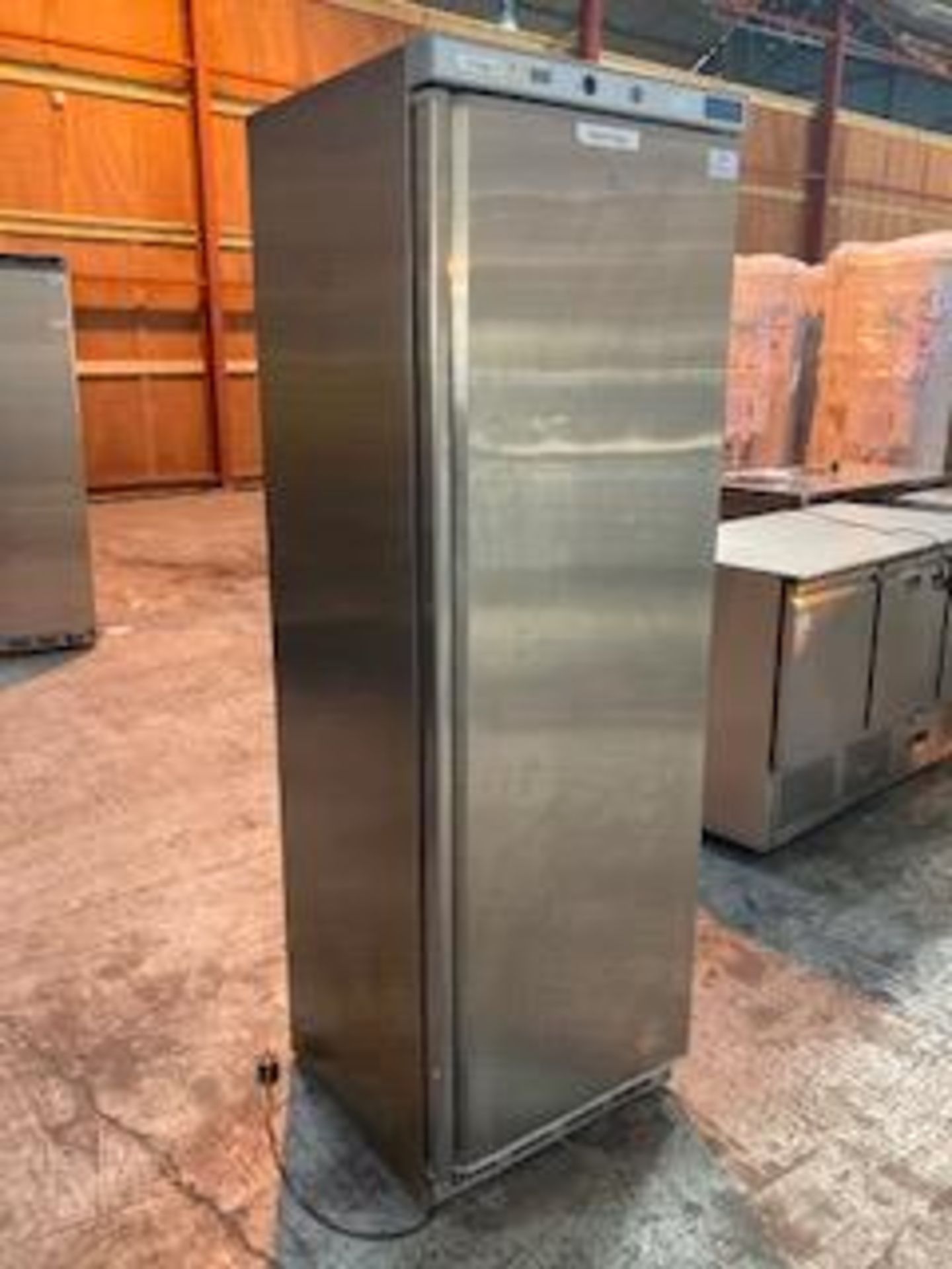 Polar CD082 Single Door Upright Stainless Steel 365 Ltr Fridge - Image 3 of 5