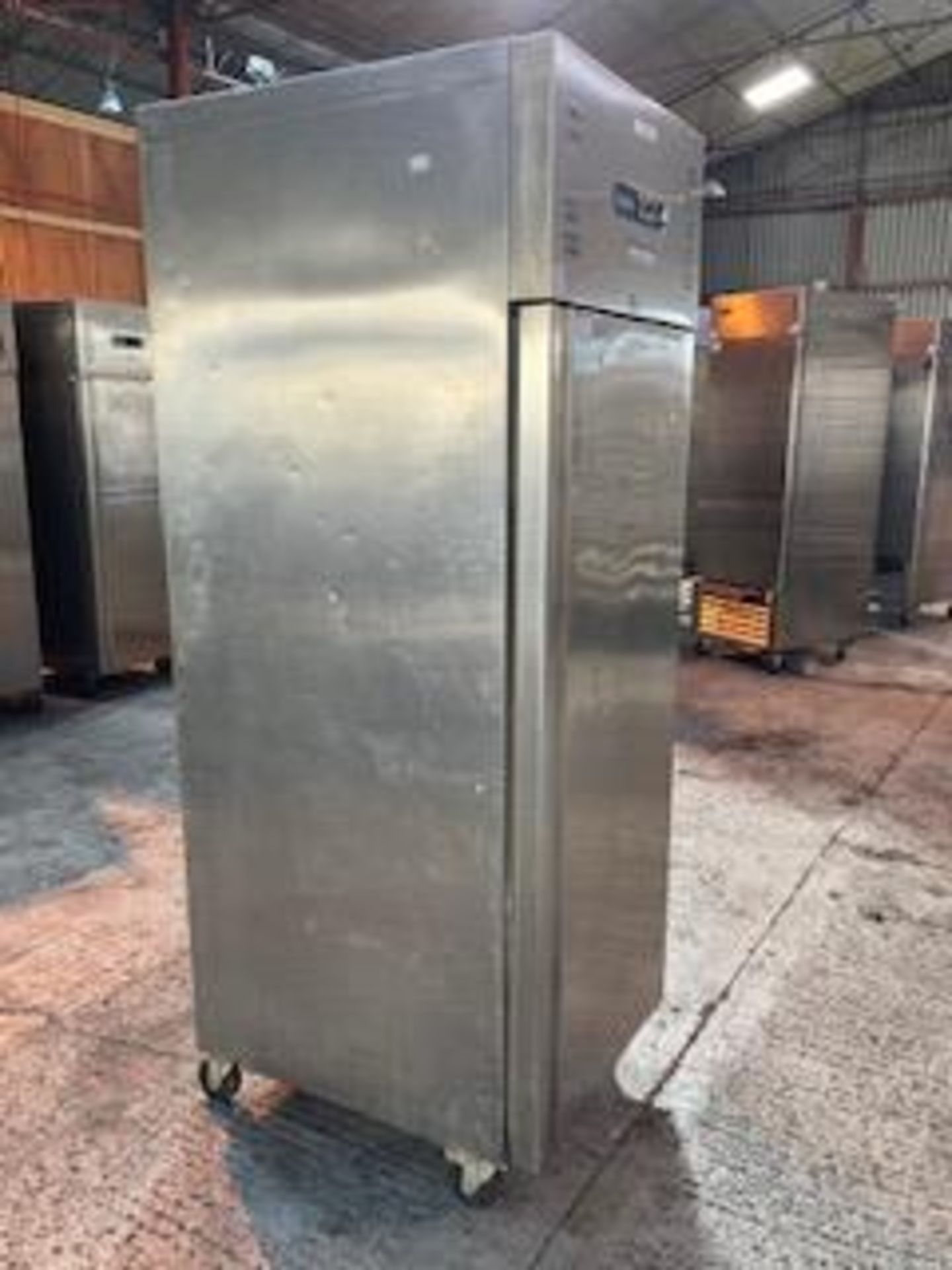 Polar G592 Single Door Upright Stainless Steel 600 Ltr Fridge - Image 3 of 5