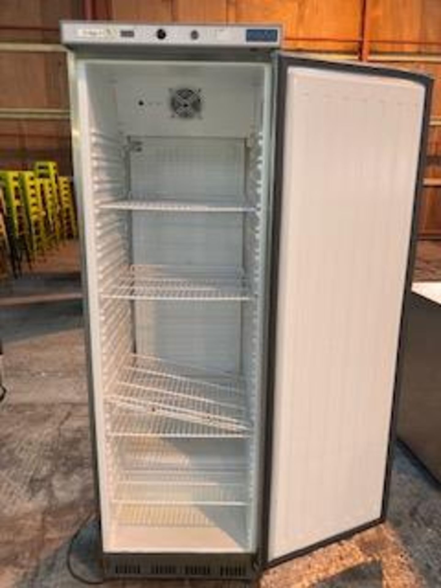 Polar CD082 Single Door Upright Stainless Steel 365 Ltr Fridge - Image 4 of 5