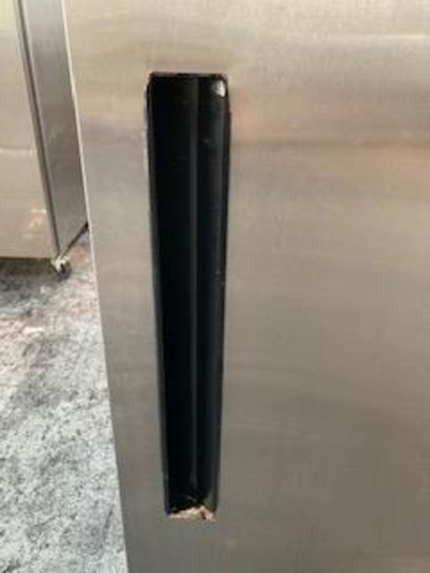Polar G592 Single Door Upright Stainless Steel 600 Ltr Fridge - Image 5 of 6