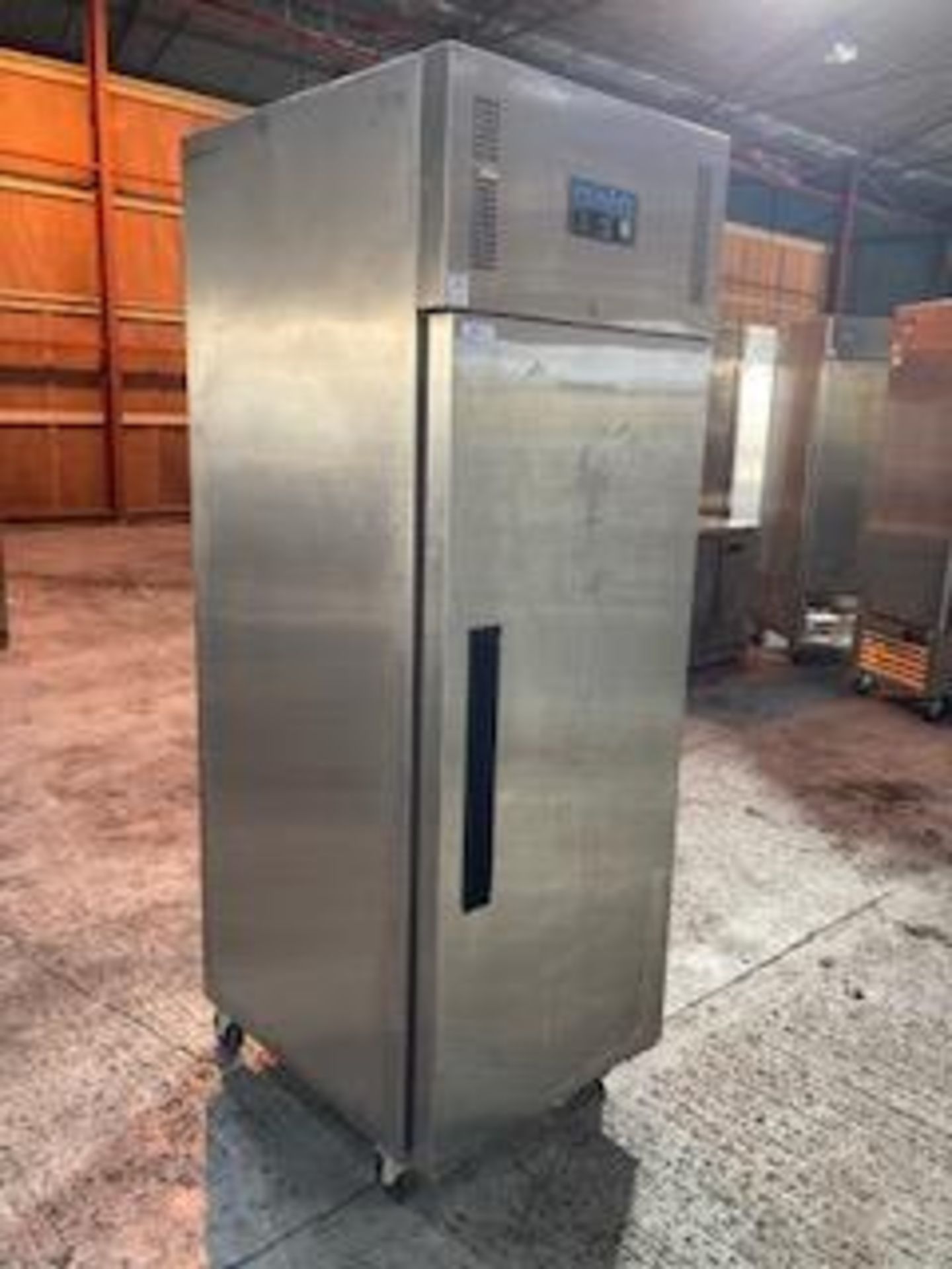 Polar G593-02 Single Door Upright Stainless Steel 600 Ltr Freezer - Image 2 of 5