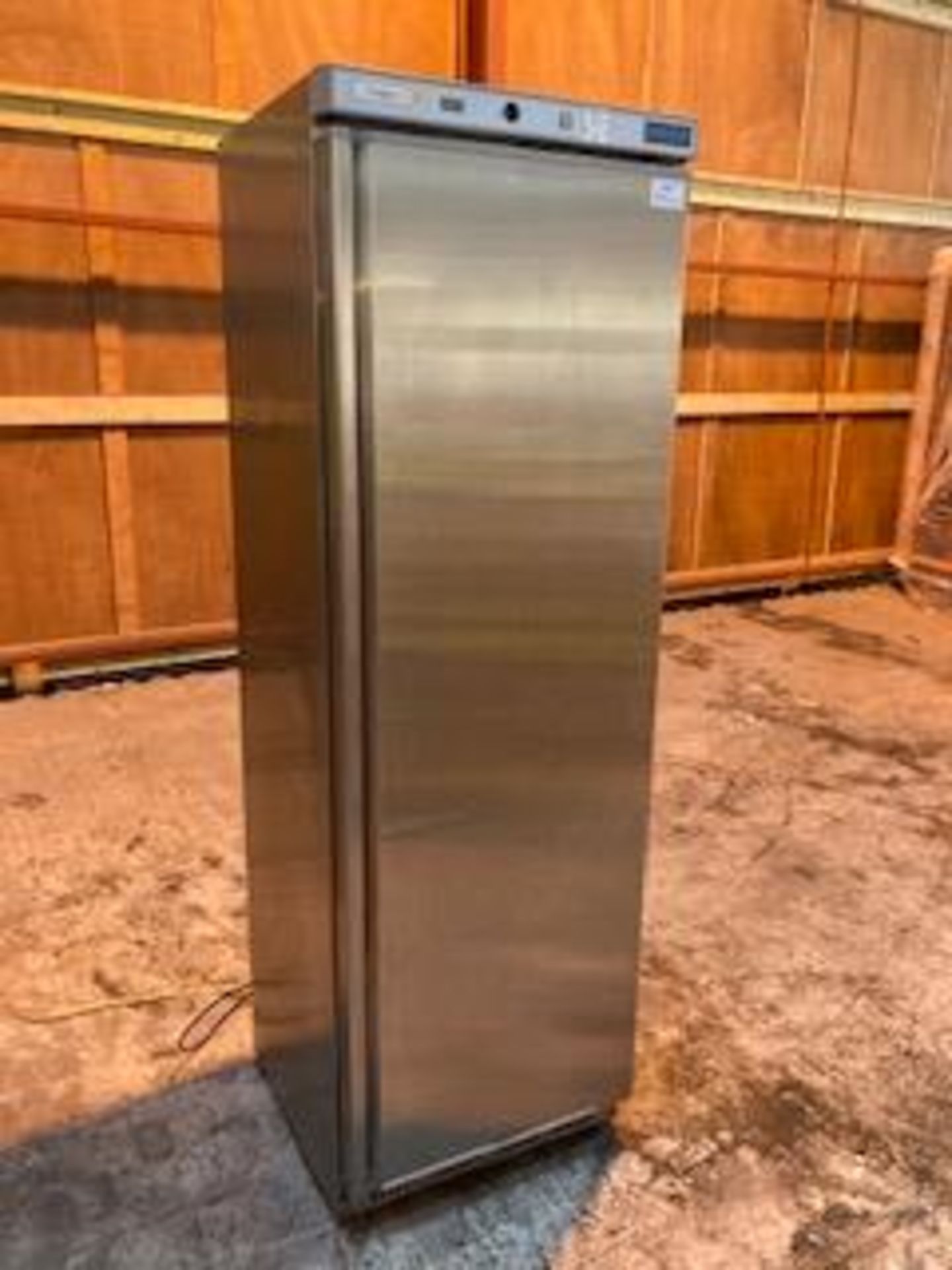 Polar CD082 Single Door Upright Stainless Steel 365 Ltr Fridge - Image 2 of 5