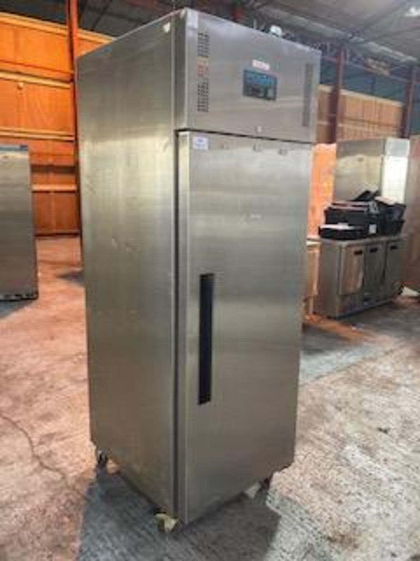 Polar G592 Single Door Upright Stainless Steel 600 Ltr Fridge - Image 3 of 5