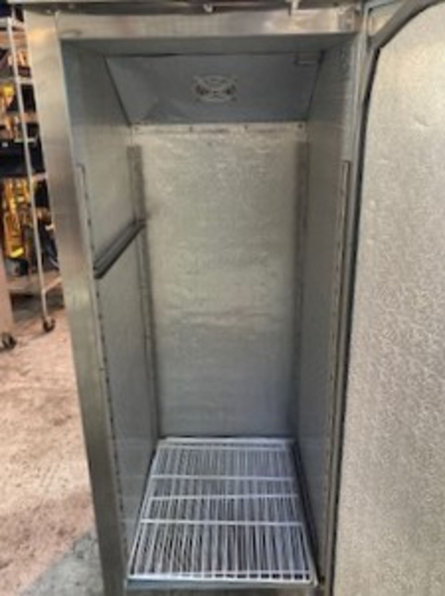 Polar G593 Single Door Upright Stainless Steel 600 Ltr Freezer - Image 4 of 6
