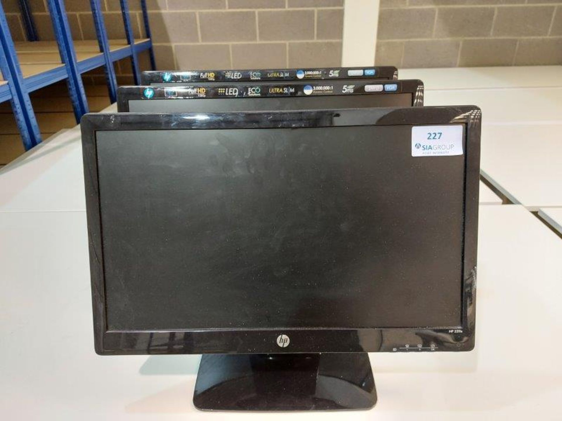 (3) HP 2211x 22" desktop monitors